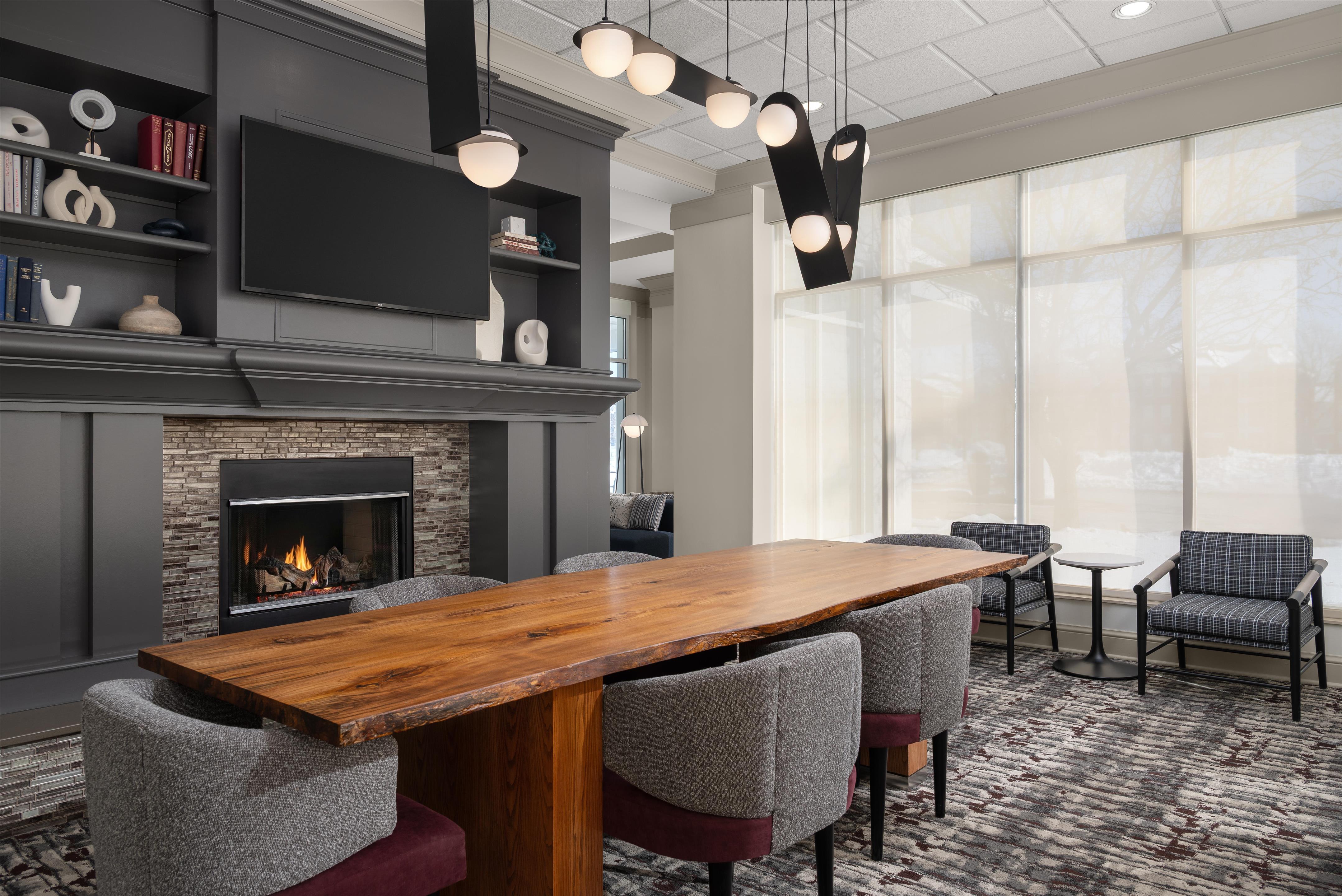 Lobby | Hilton Garden Inn Indianapolis/Carmel
