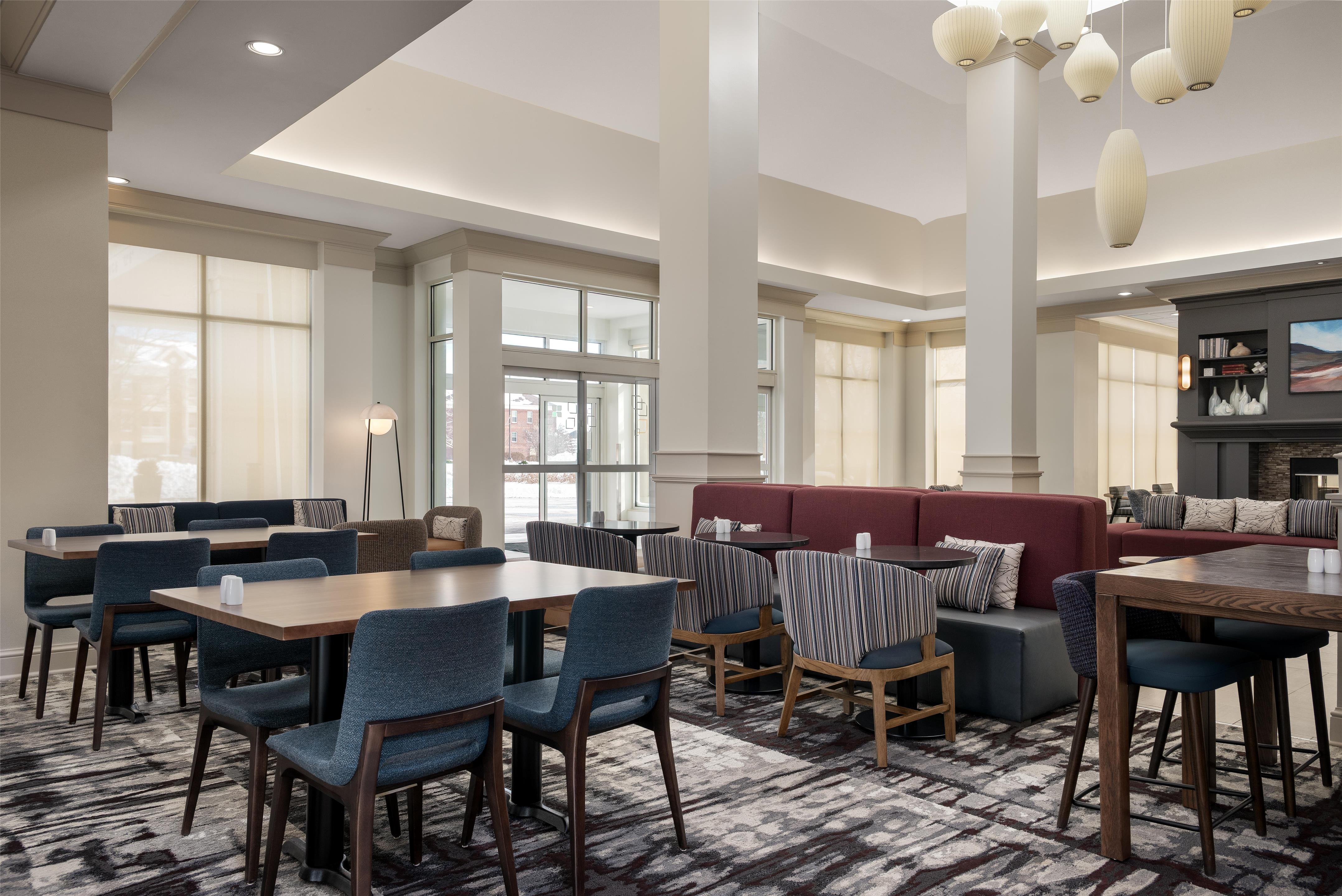 Restaurant | Hilton Garden Inn Indianapolis/Carmel