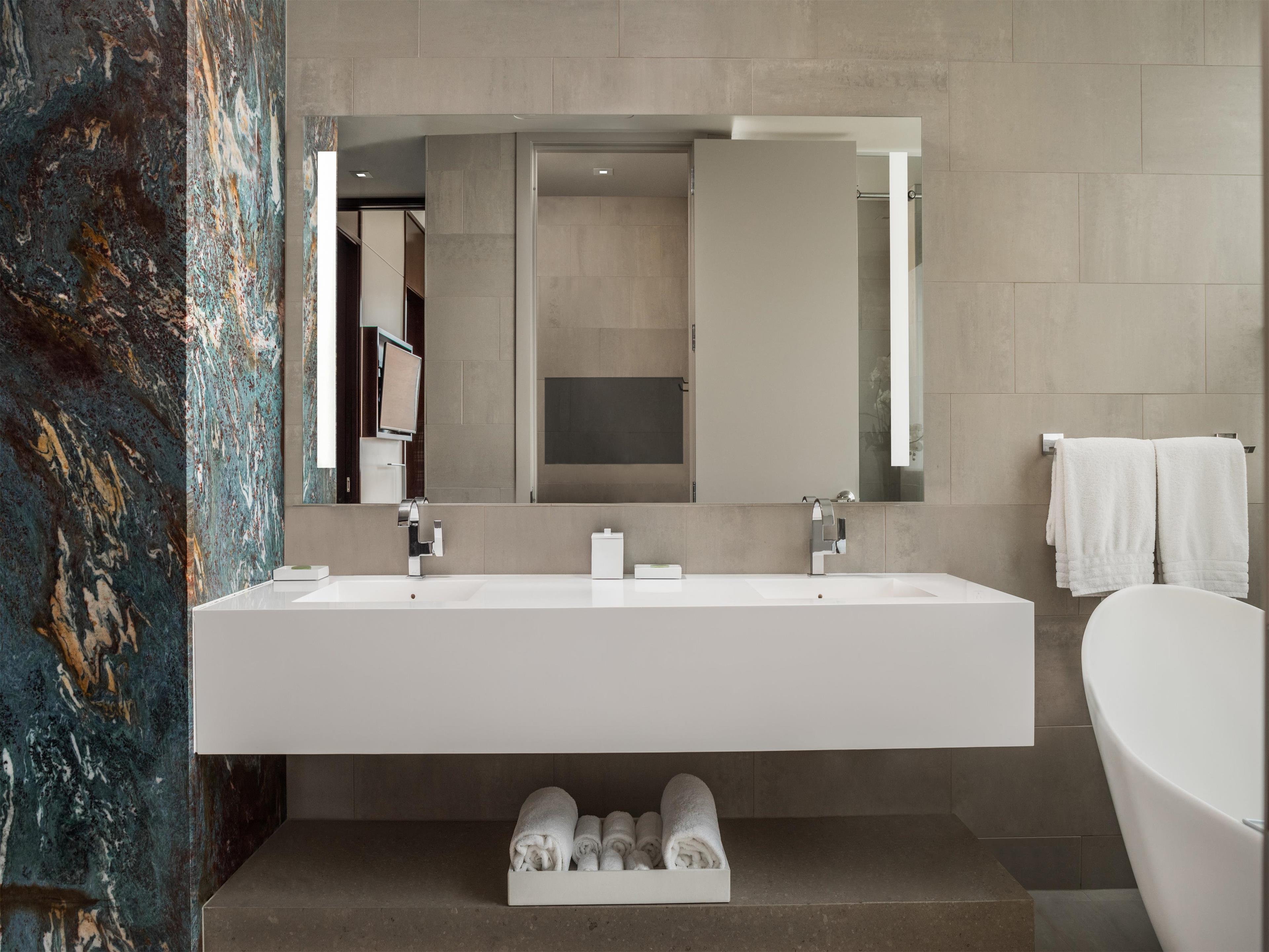 Guest room bath