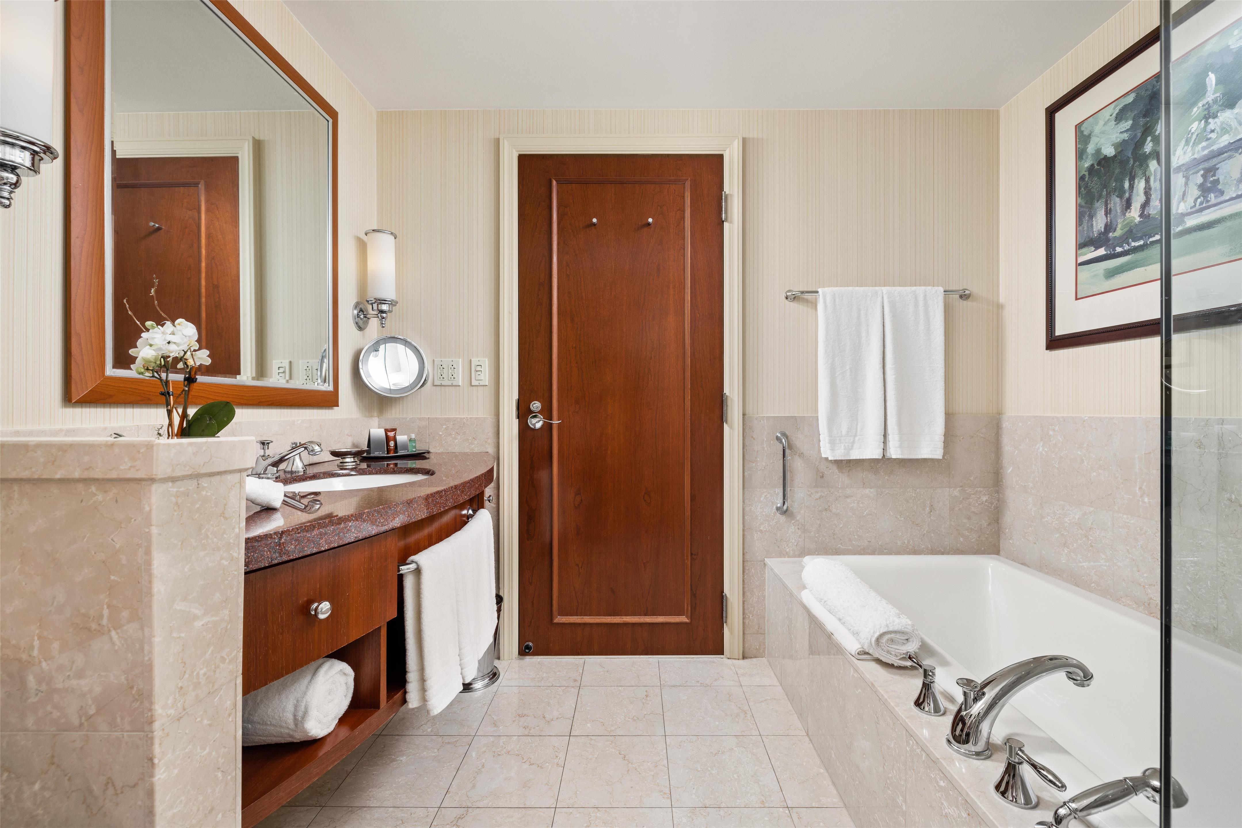 Guest room bath