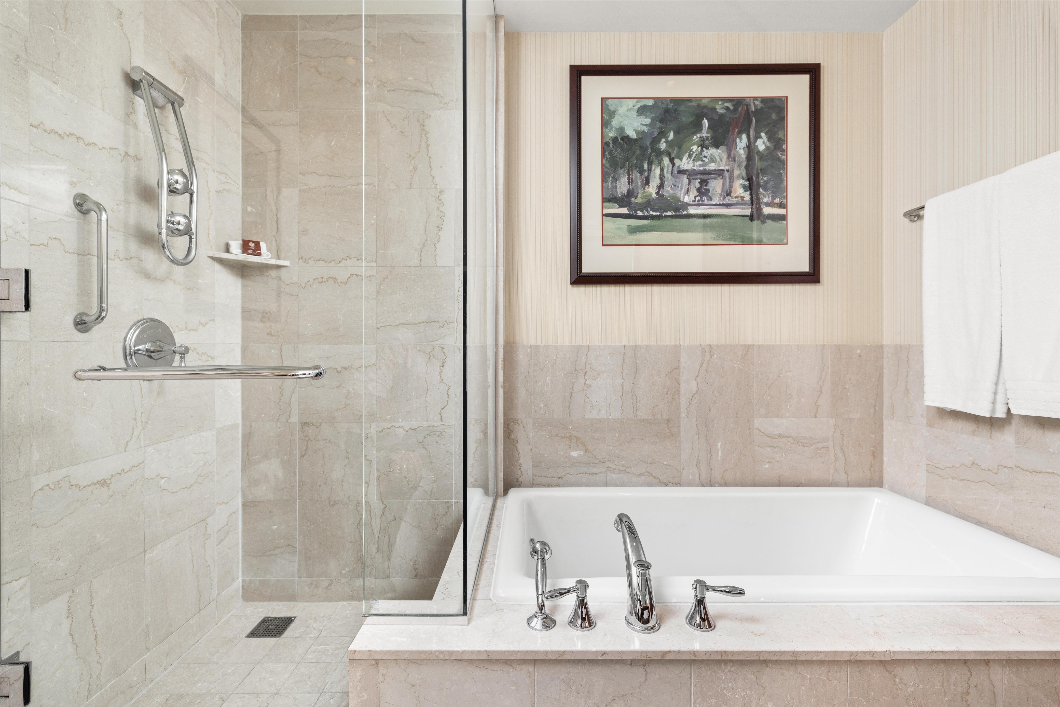 Guest room bath