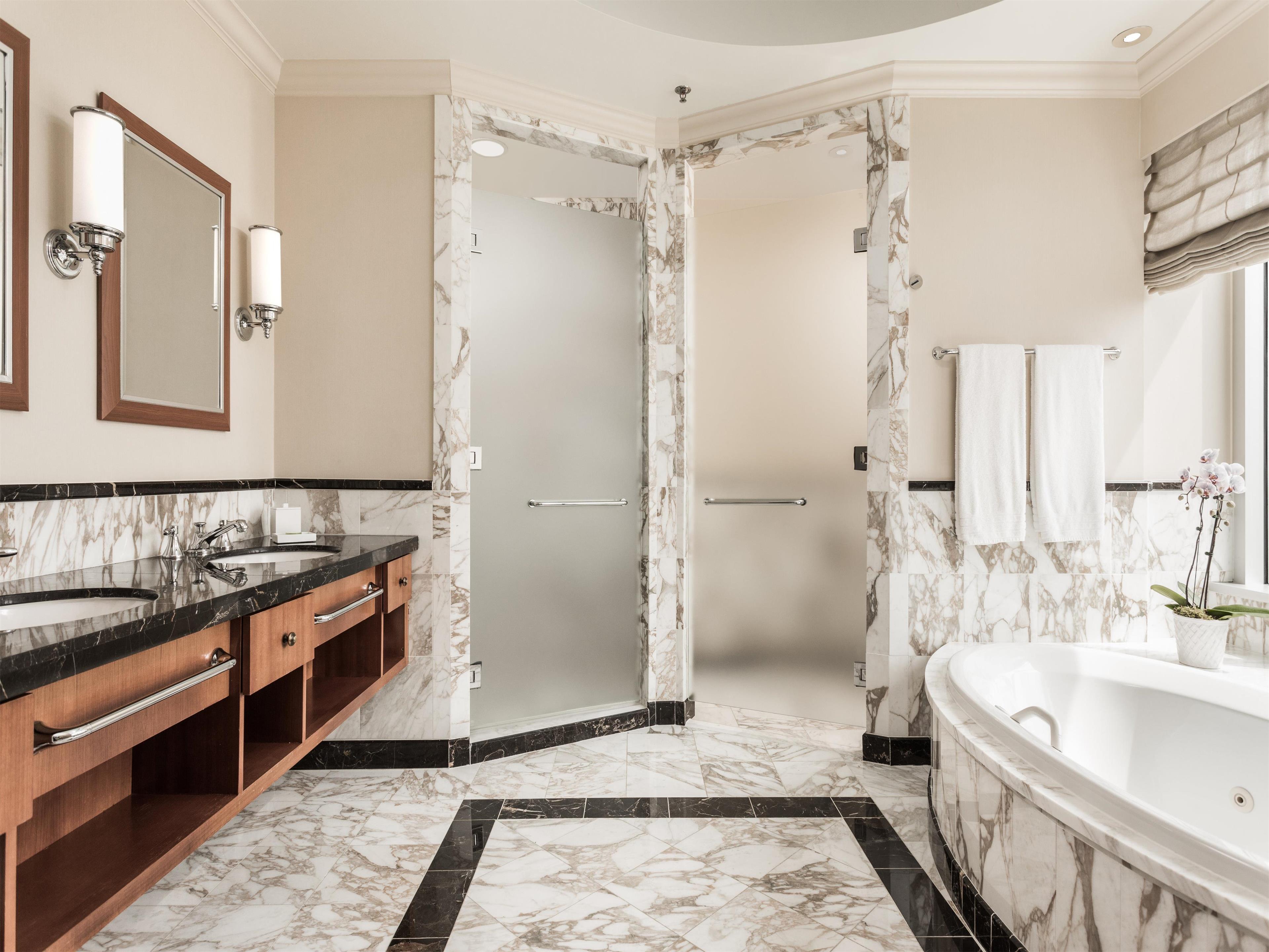 Guest room bath