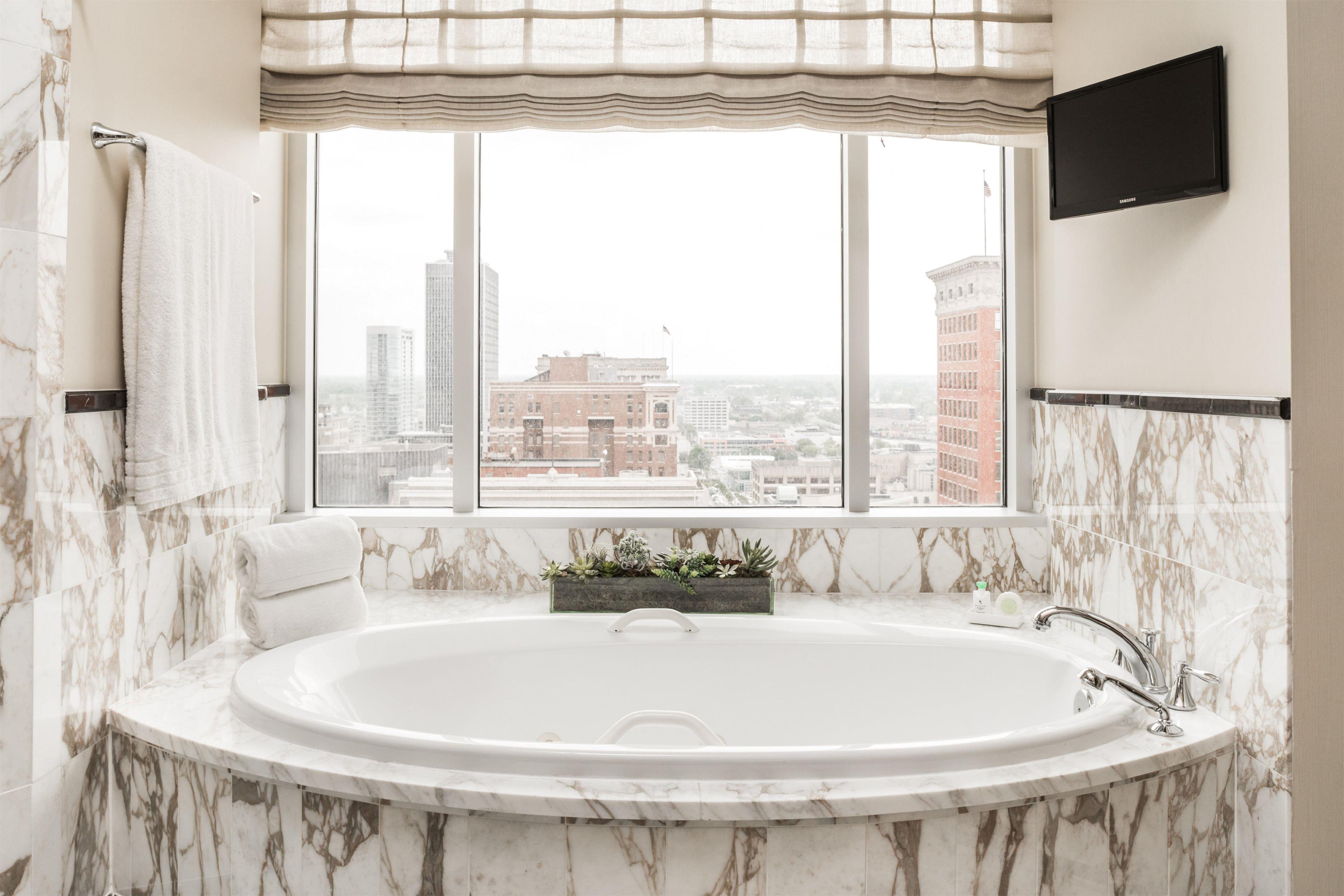 Guest room bath