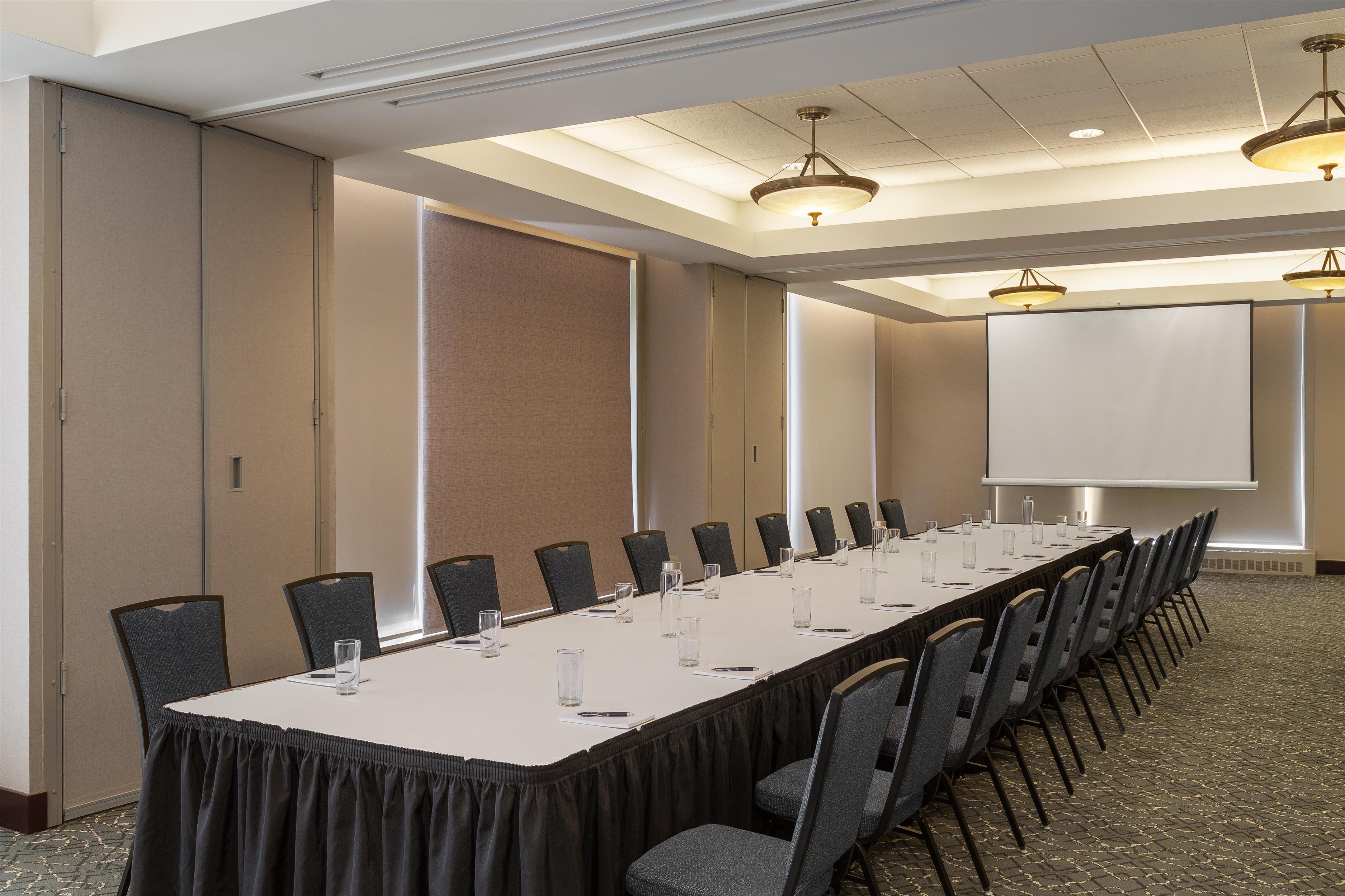 Meeting Room | Hilton Garden Inn Indianapolis Downtown