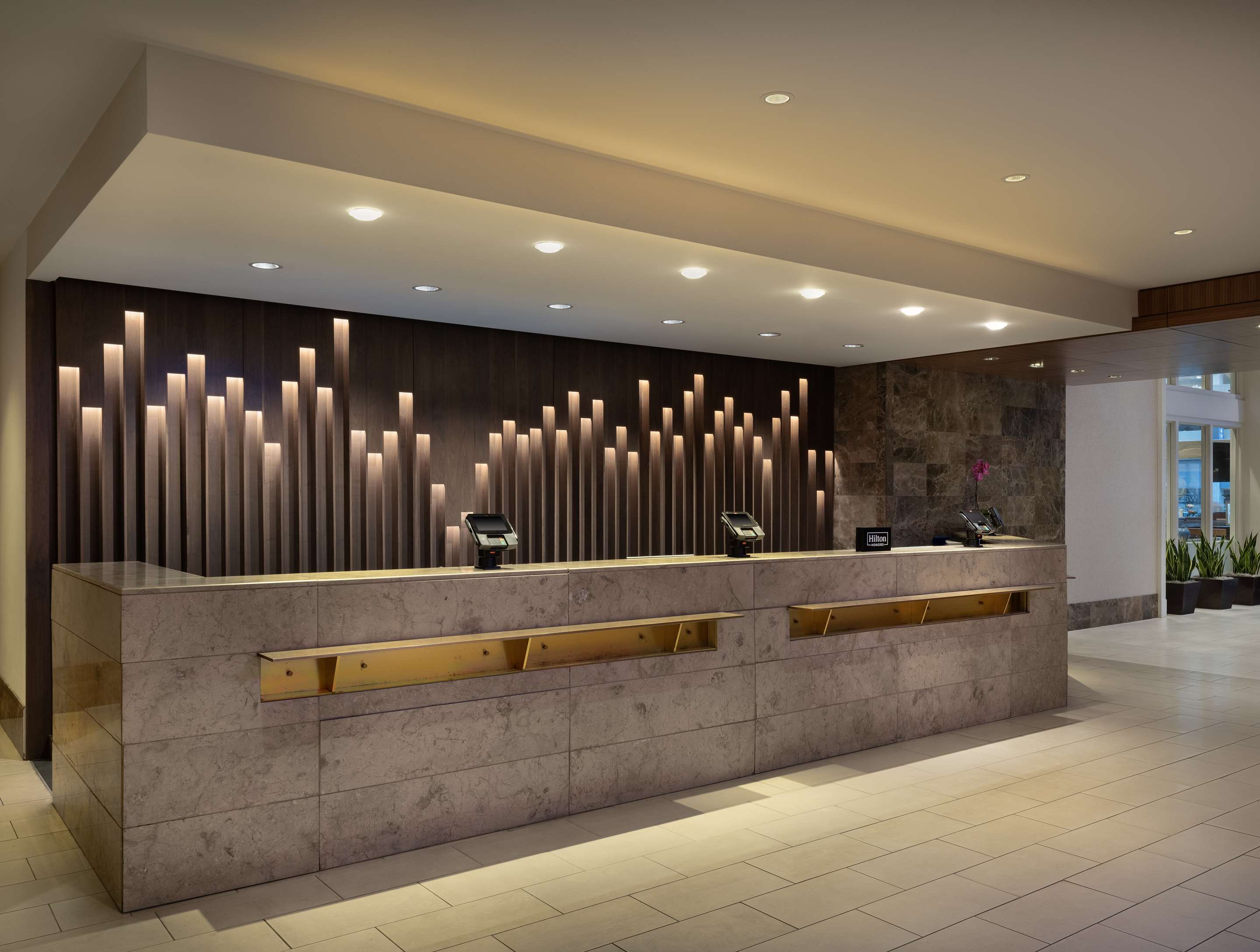 Reception | Hilton Indianapolis Hotel & Suites