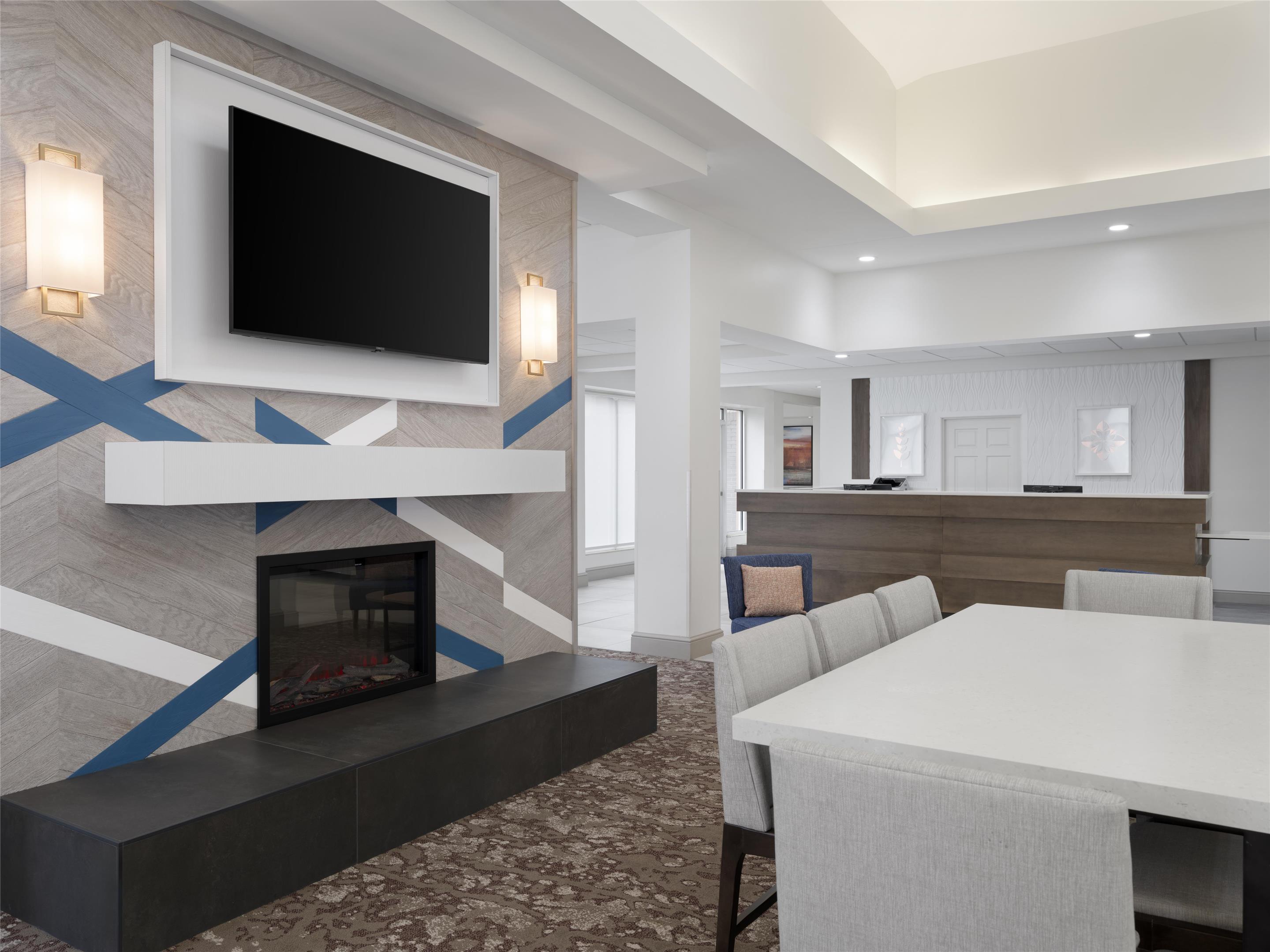 Lobby | Hilton Garden Inn Indianapolis Northeast/Fishers