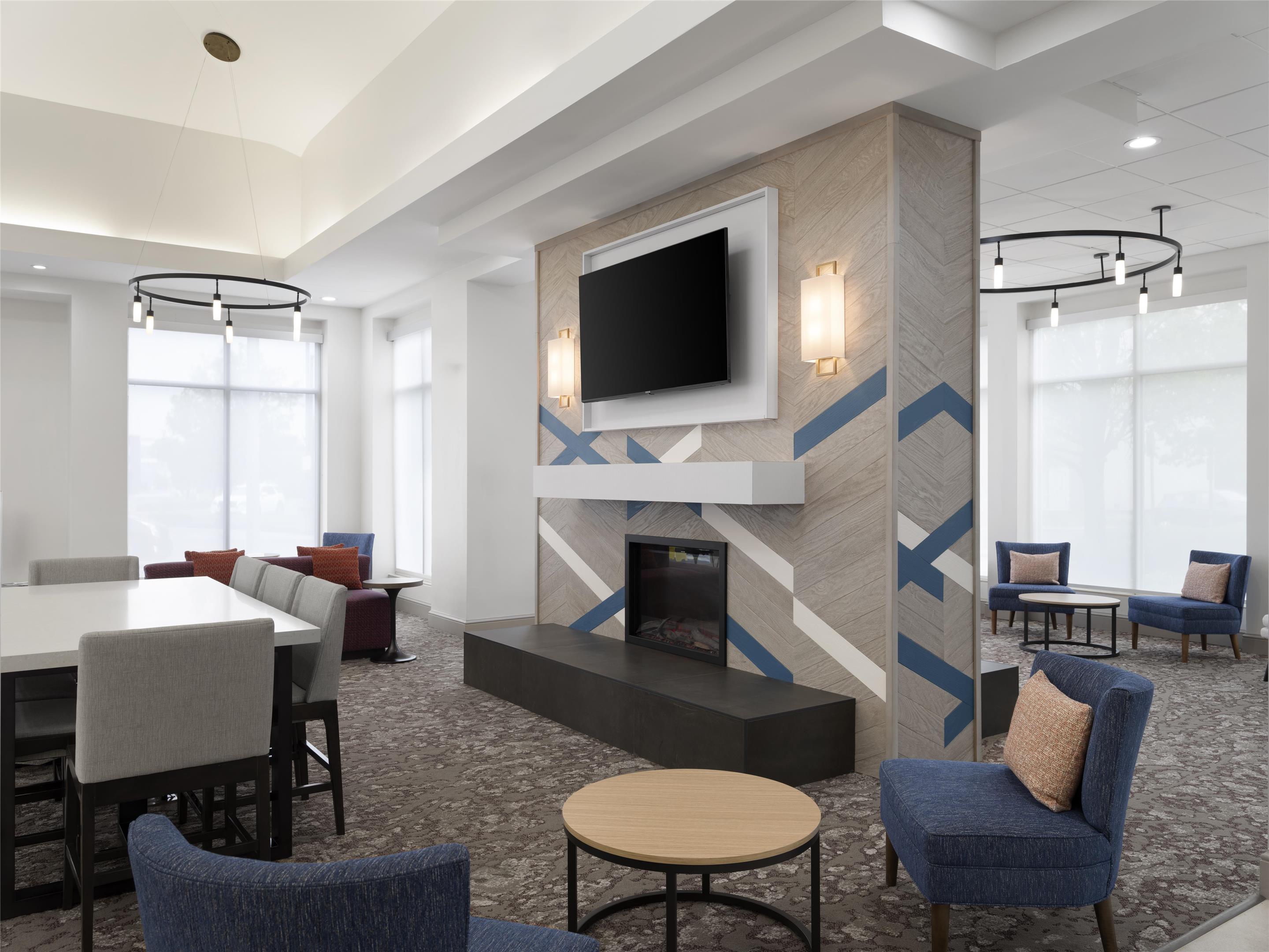 Lobby | Hilton Garden Inn Indianapolis Northeast/Fishers