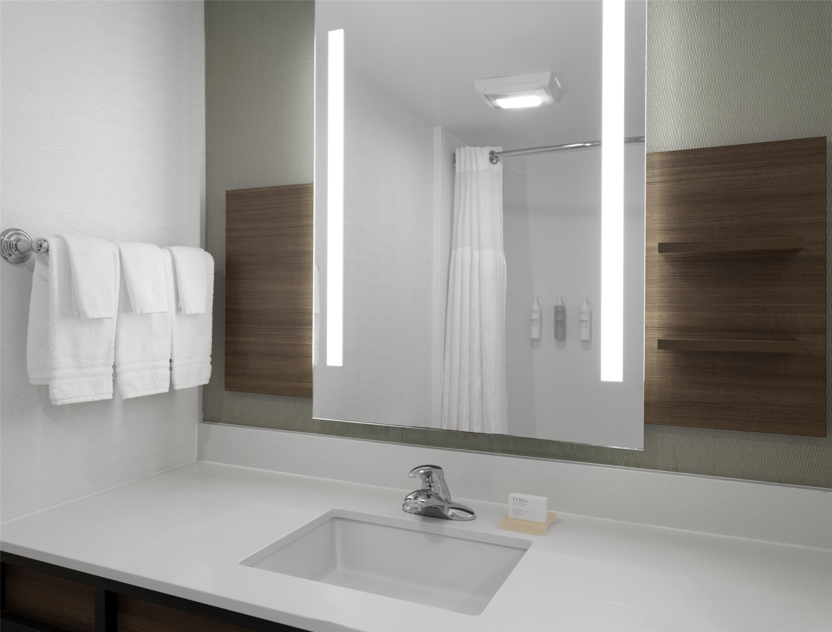 2 Double Beds 1 Bedroom Suite