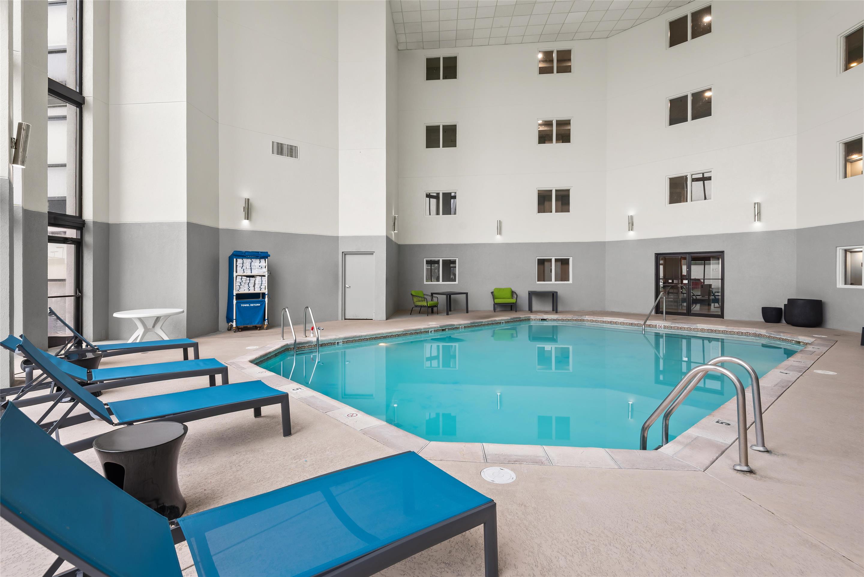 Pool | Hampton Inn Indianapolis-N.E./Castleton