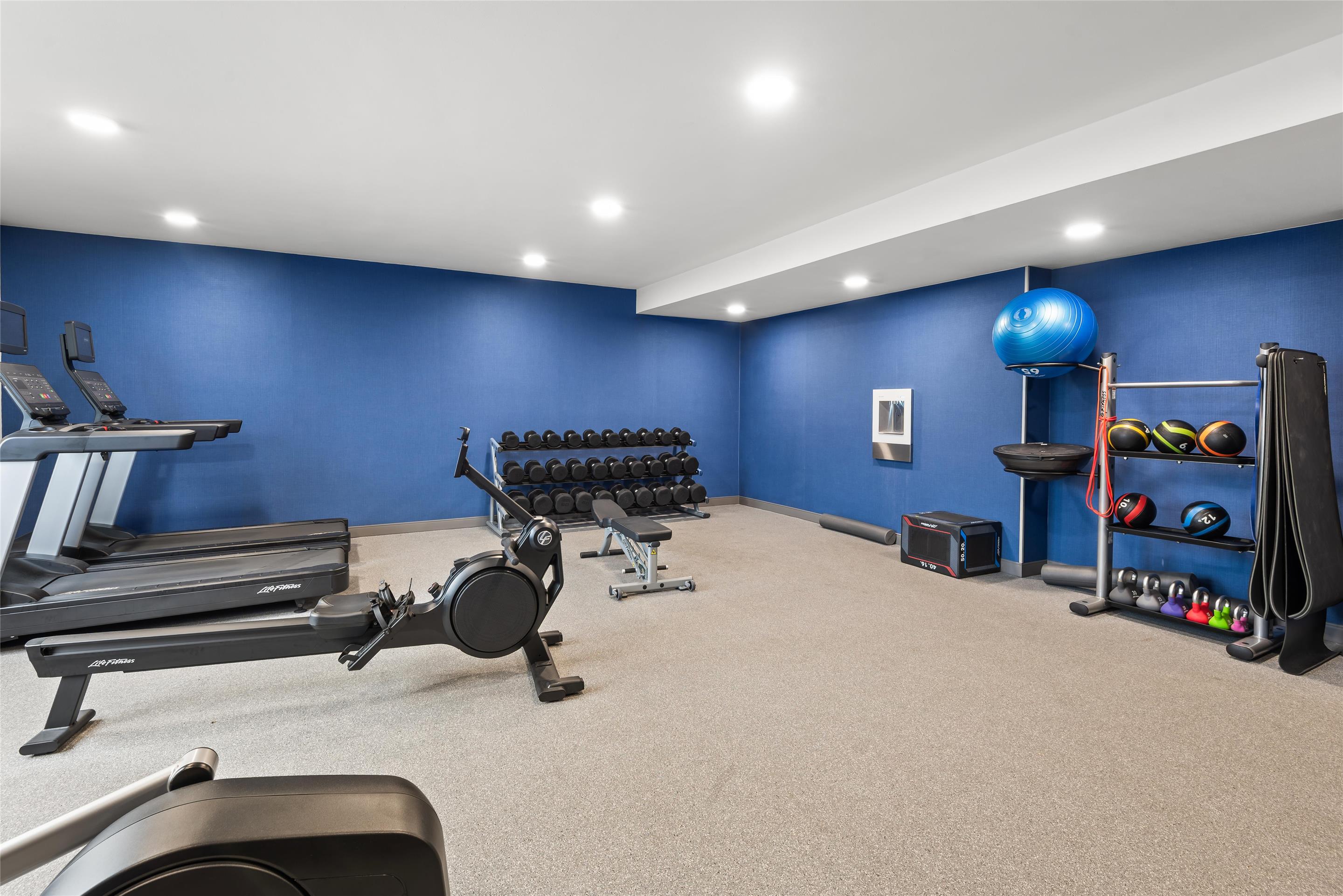 Health club fitness center gym | Hampton Inn Indianapolis-N.E./Castleton
