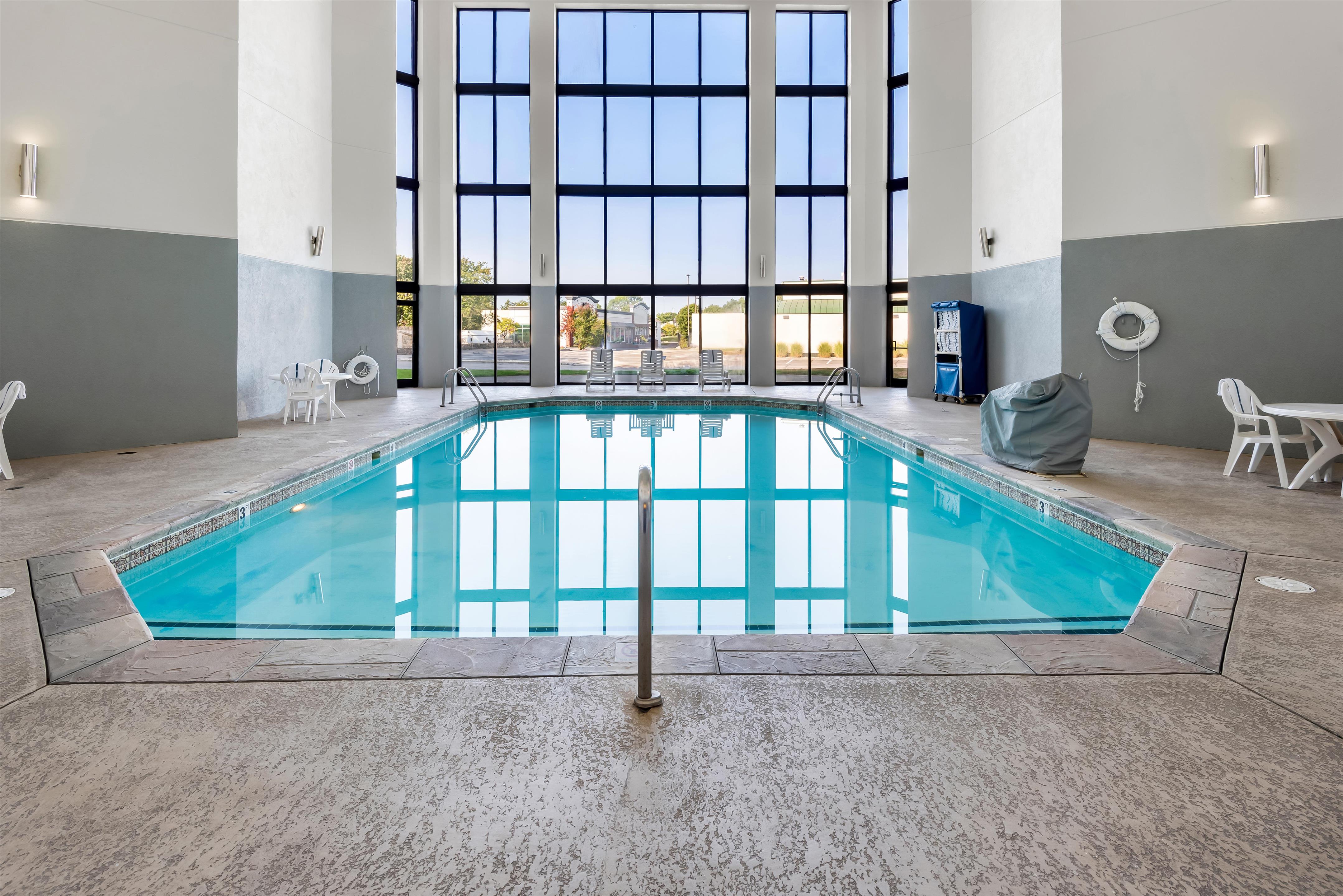 Pool | Hampton Inn Indianapolis-N.E./Castleton
