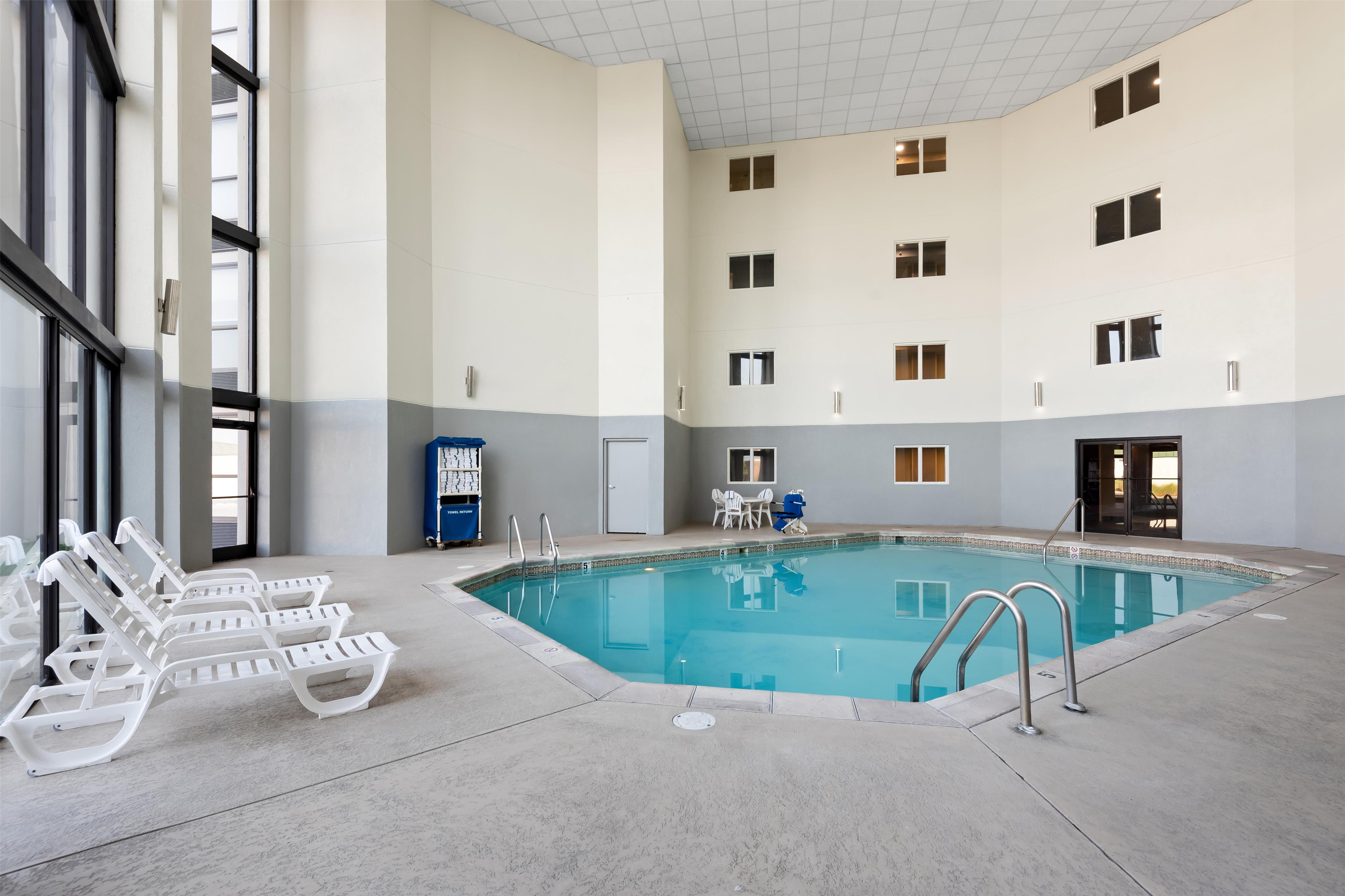Pool | Hampton Inn Indianapolis-N.E./Castleton