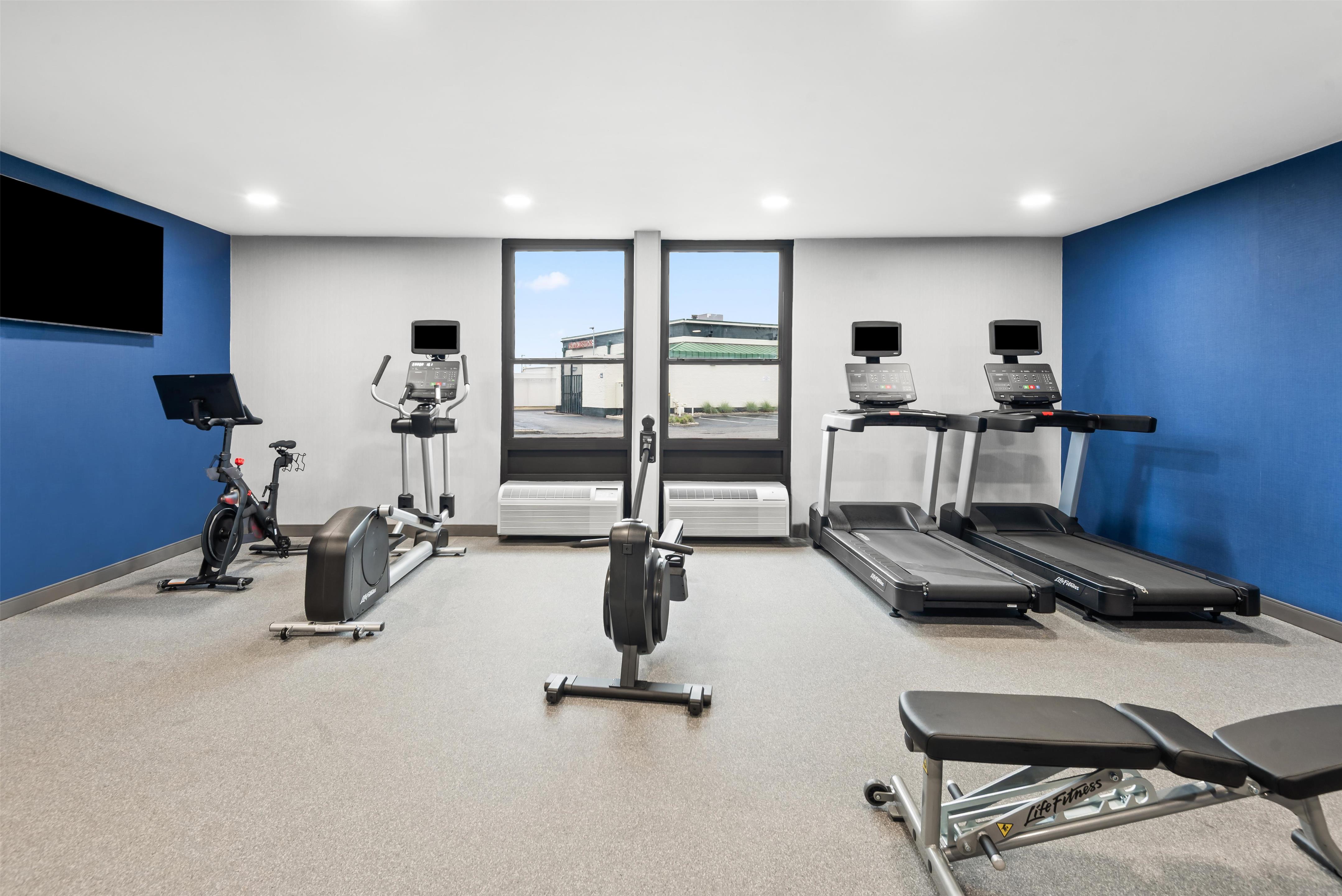 Health club fitness center gym | Hampton Inn Indianapolis-N.E./Castleton
