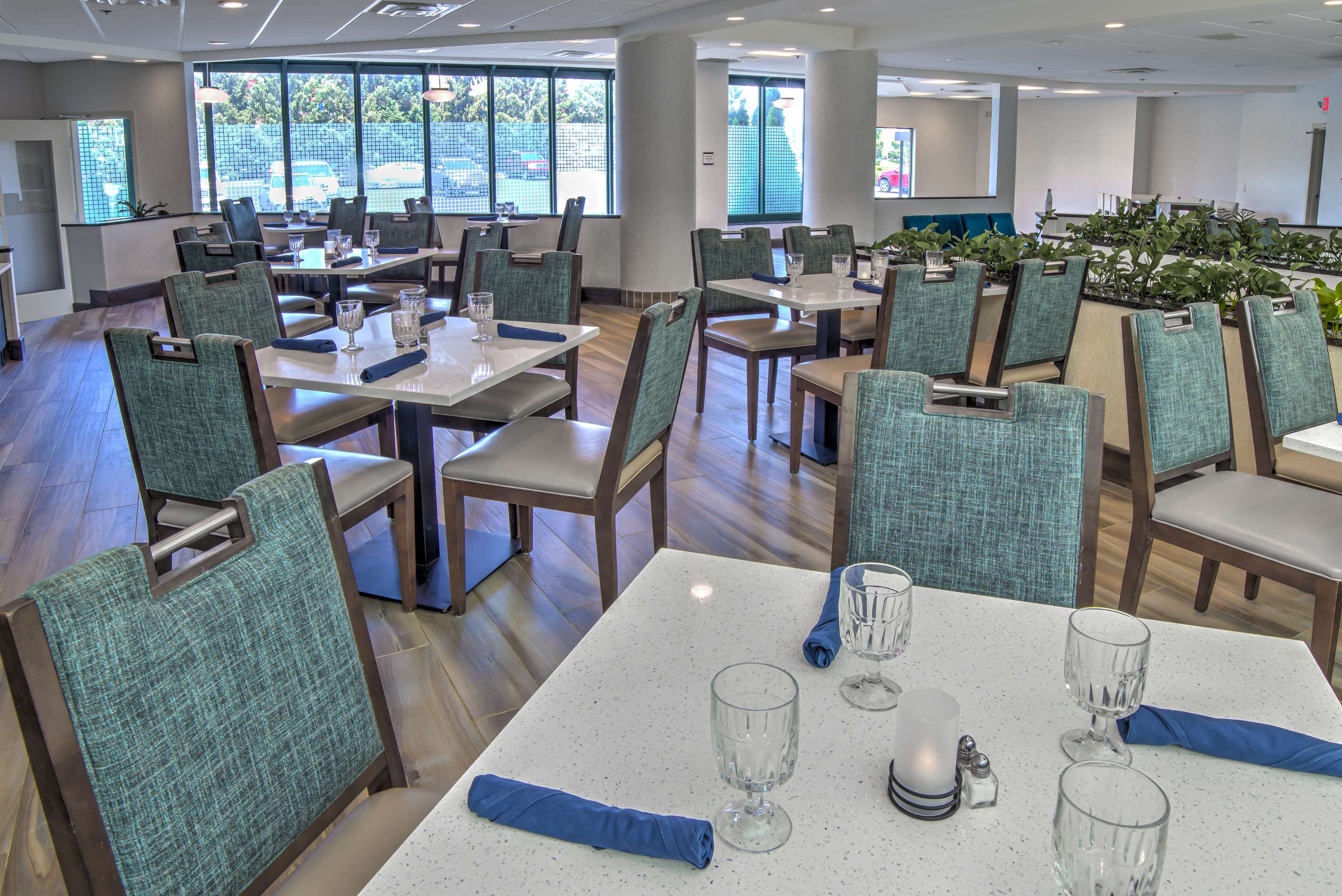 Restaurant | Embassy Suites by Hilton Indianapolis North