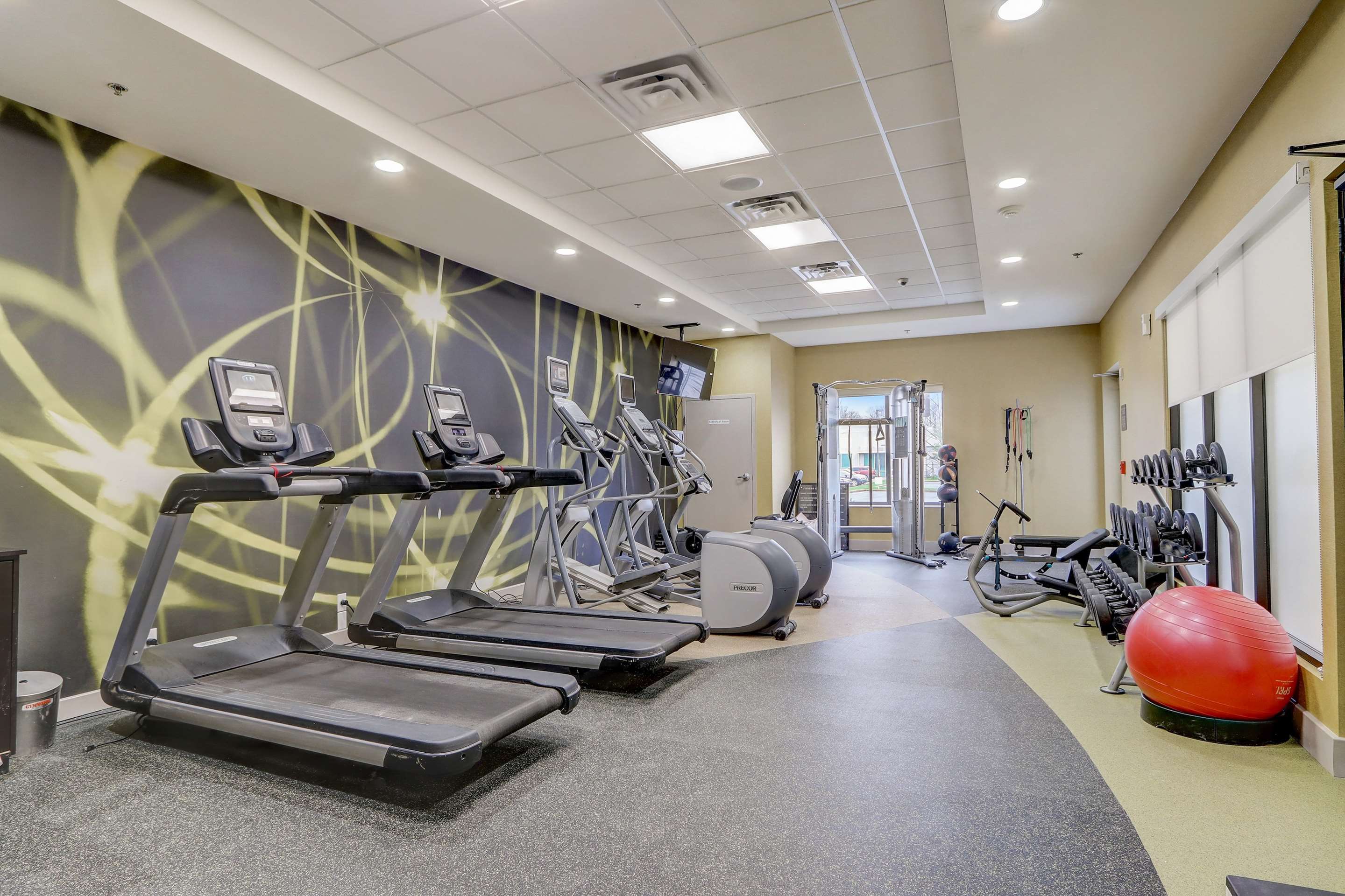 Health club fitness center gym | Hilton Garden Inn Indianapolis Northwest