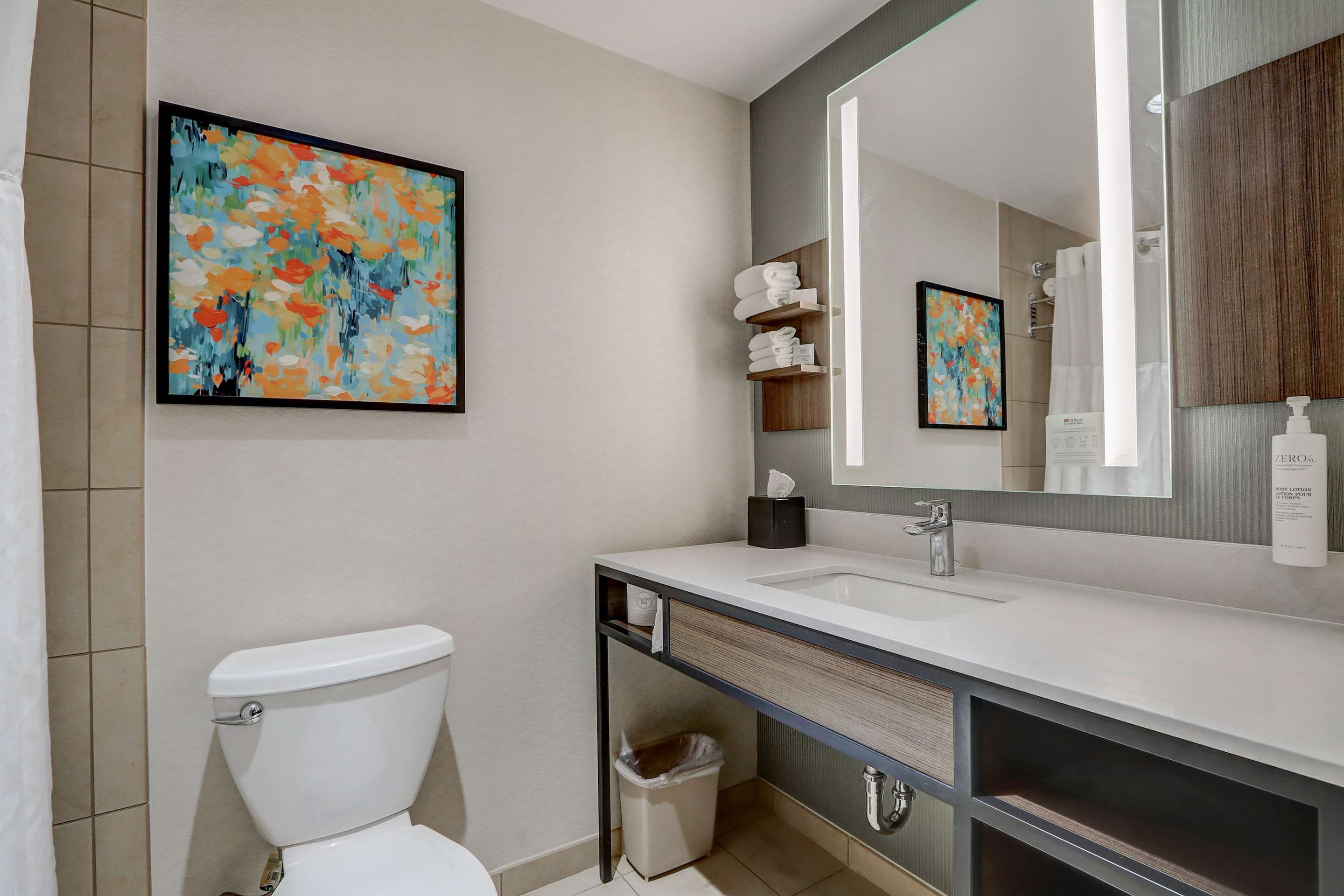 Guest room bath