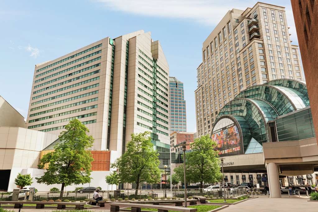Embassy Suites Indianapolis – Downtown