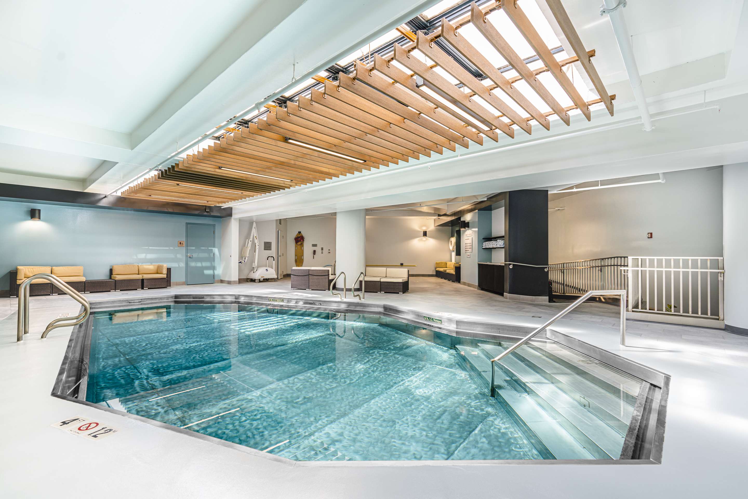 Pool | Embassy Suites by Hilton Indianapolis Downtown