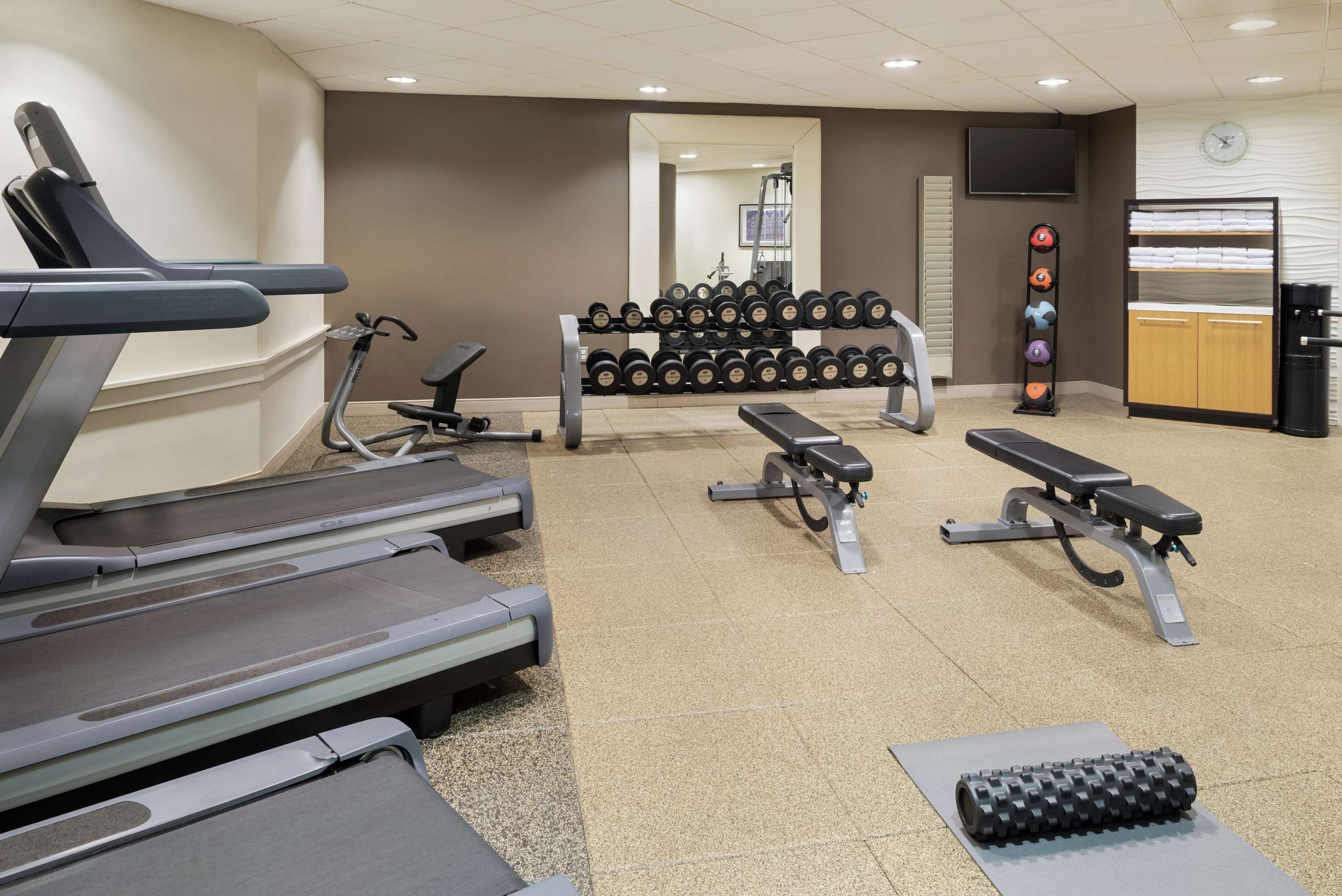 Health club fitness center gym | Embassy Suites by Hilton Indianapolis Downtown