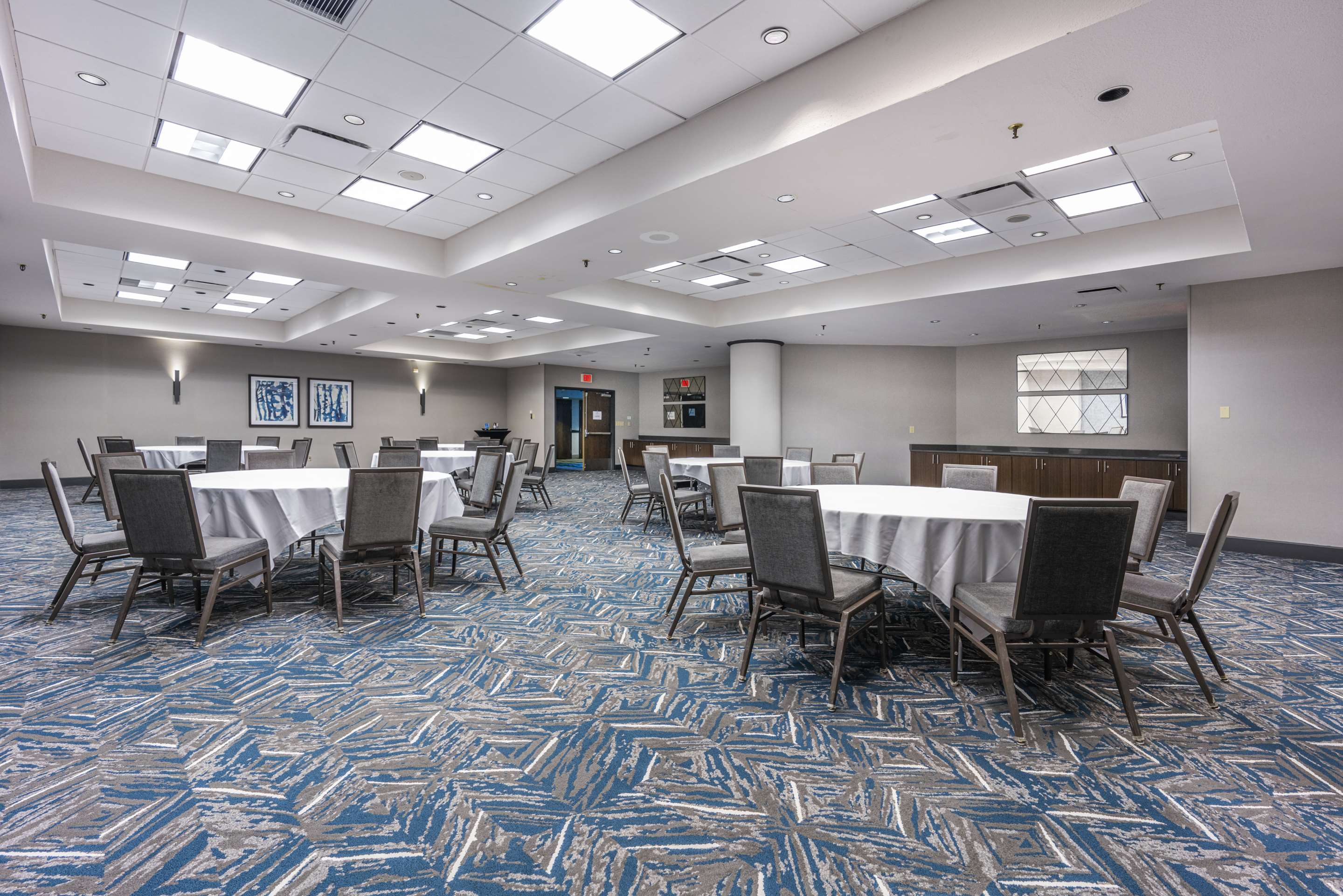 Meeting Room | Embassy Suites by Hilton Indianapolis Downtown