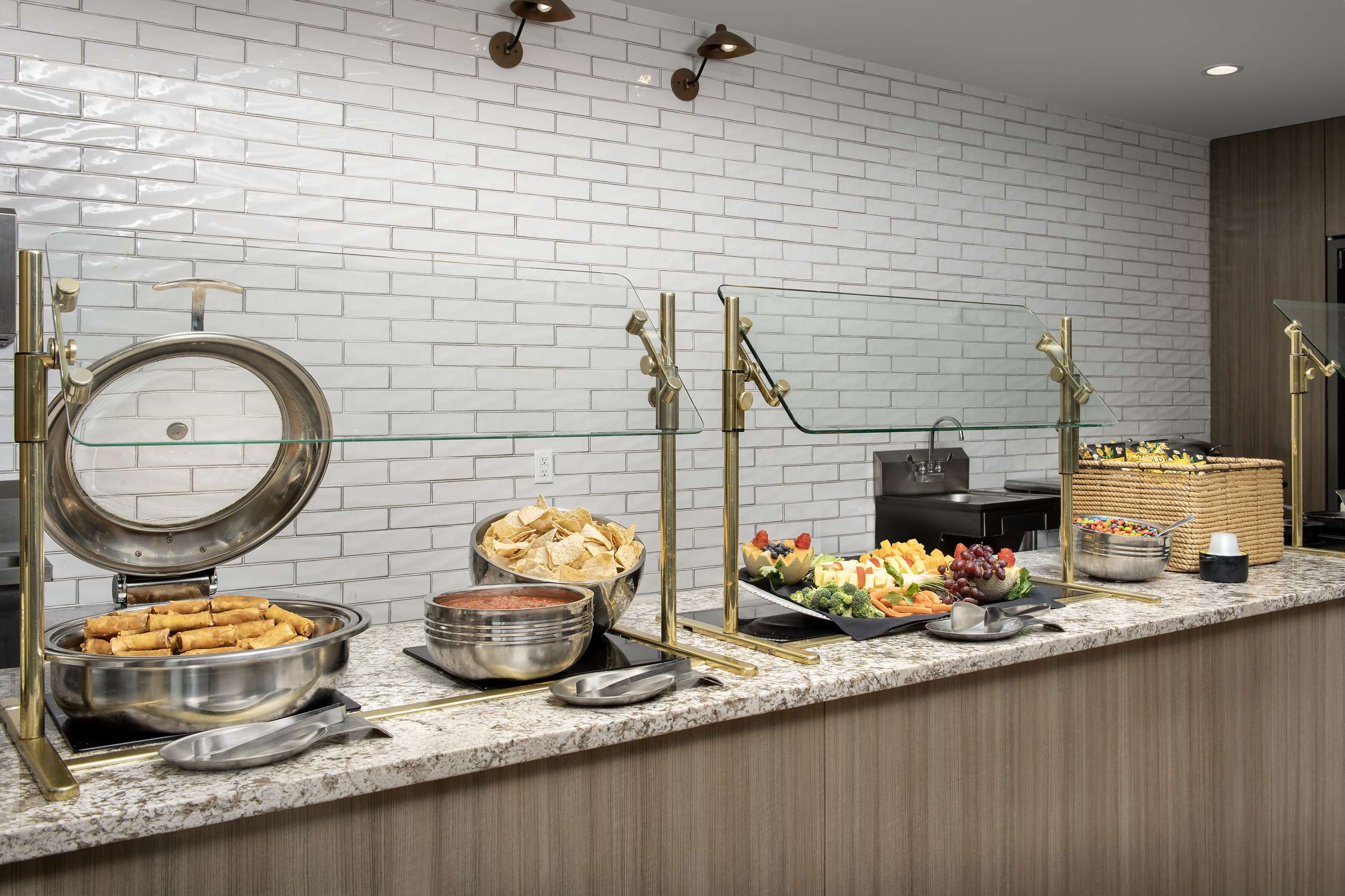 Restaurant | Embassy Suites Hotel Winston-Salem