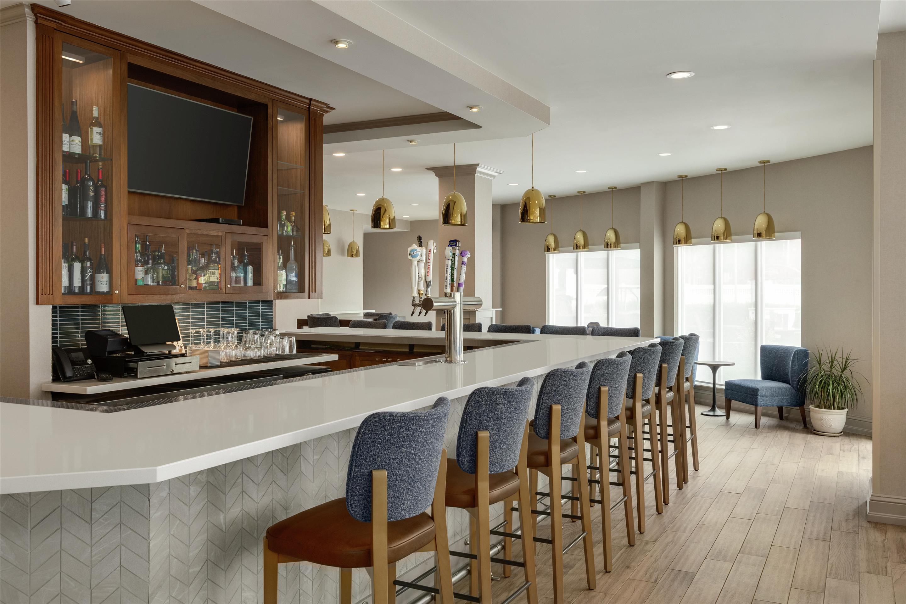 BarLounge | Hilton Garden Inn Riverhead