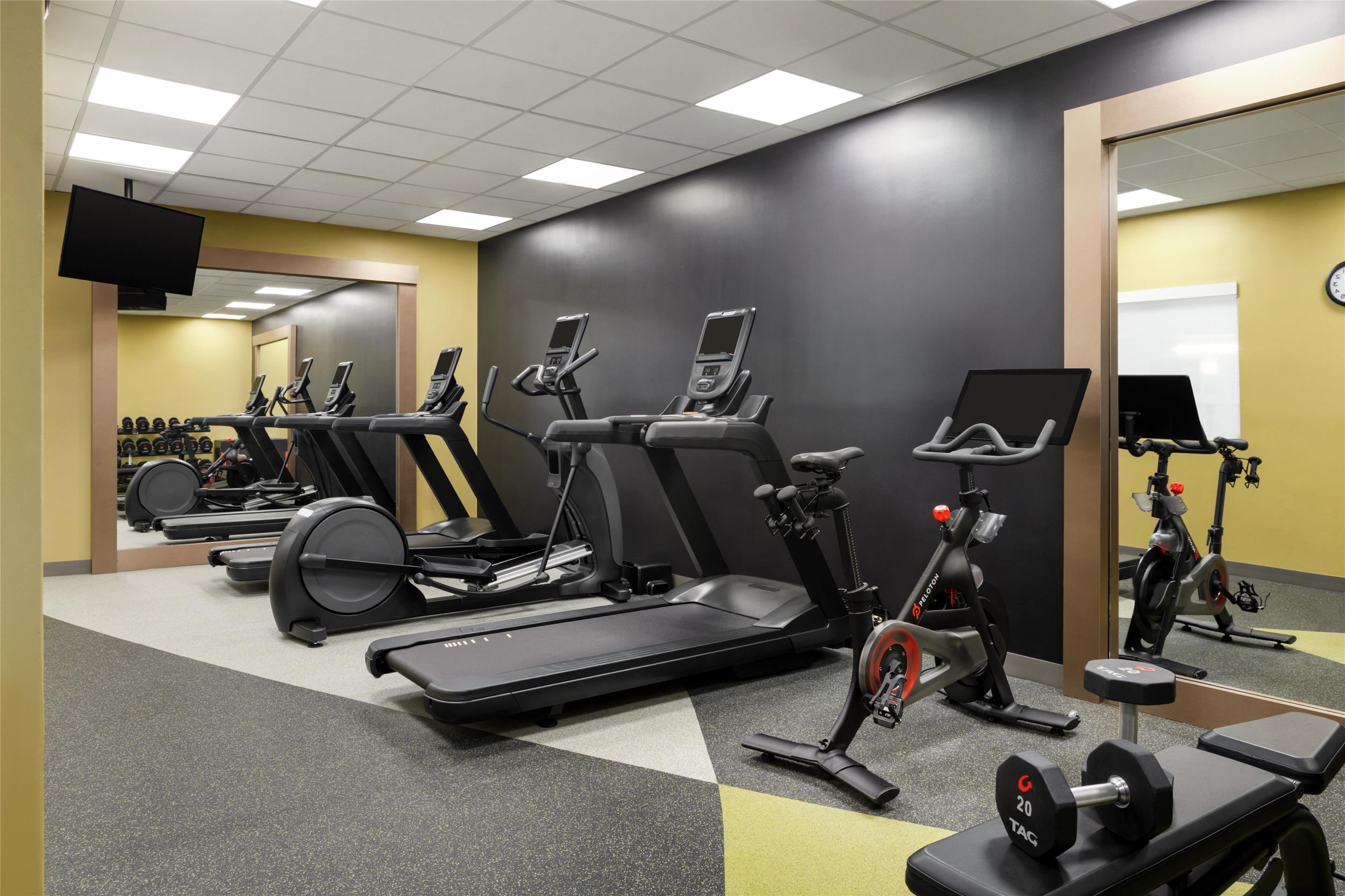 Health club fitness center gym | Hilton Garden Inn Riverhead