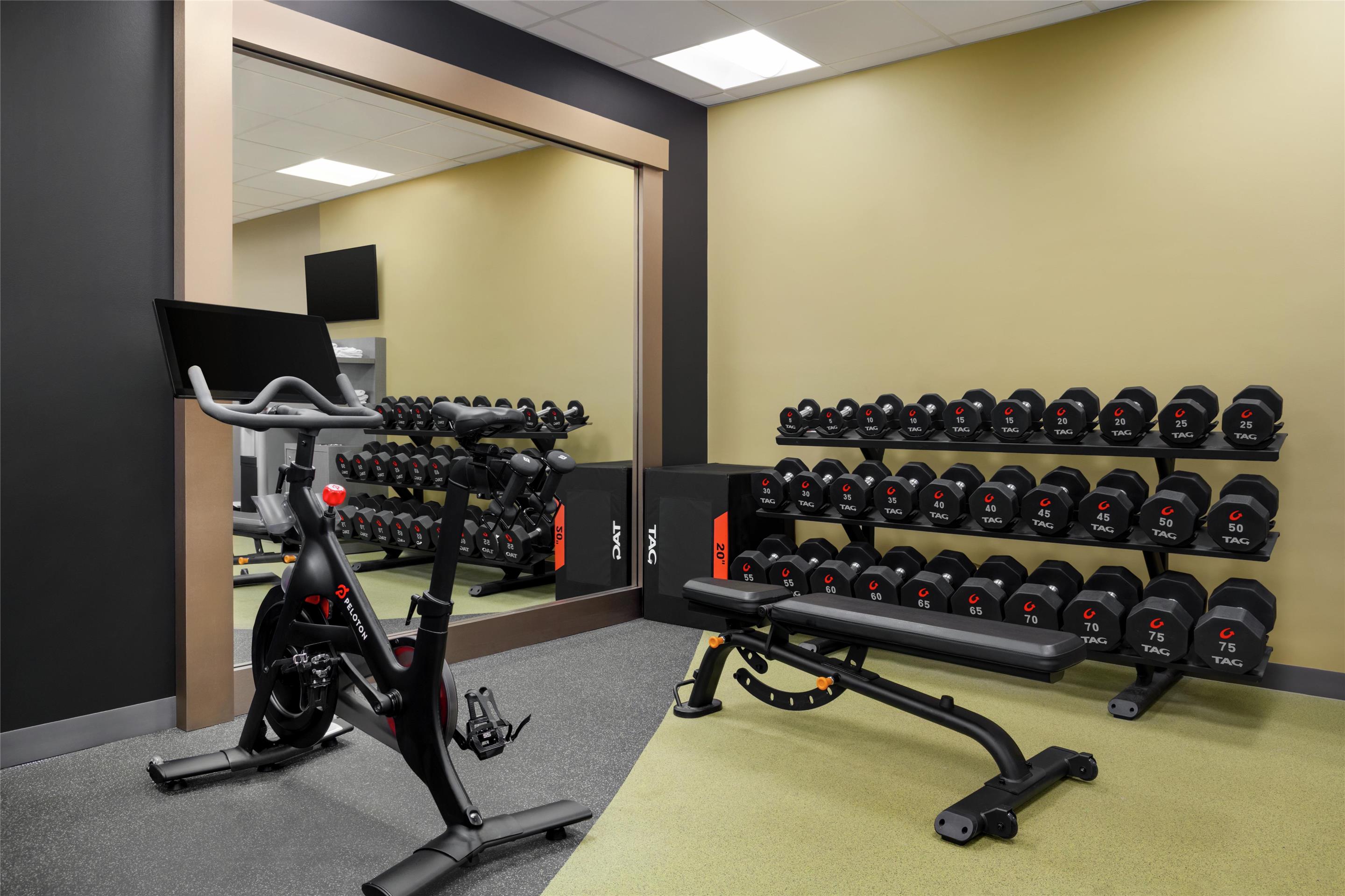 Health club fitness center gym | Hilton Garden Inn Riverhead
