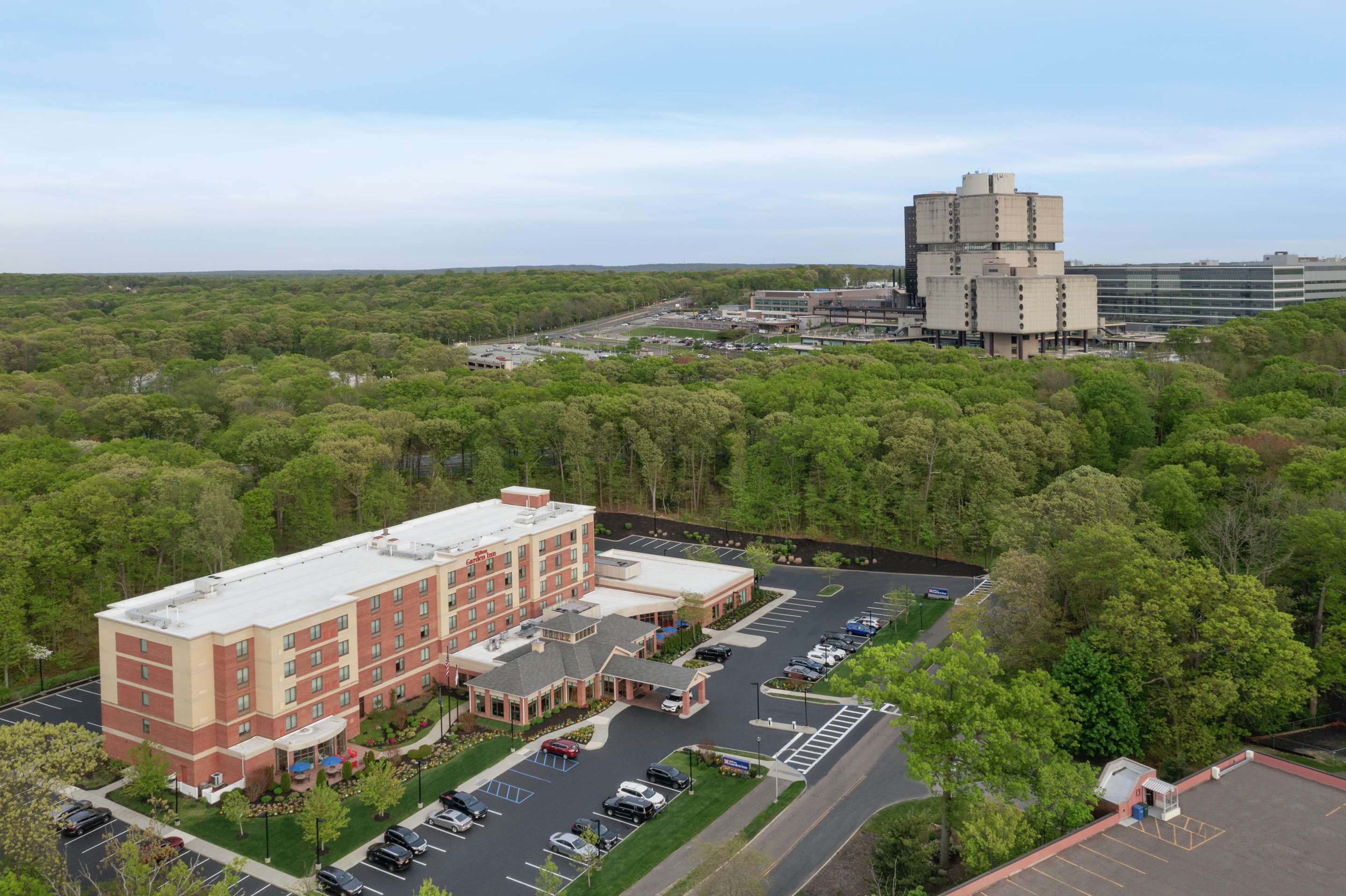 Exterior | Hilton Garden Inn Stony Brook