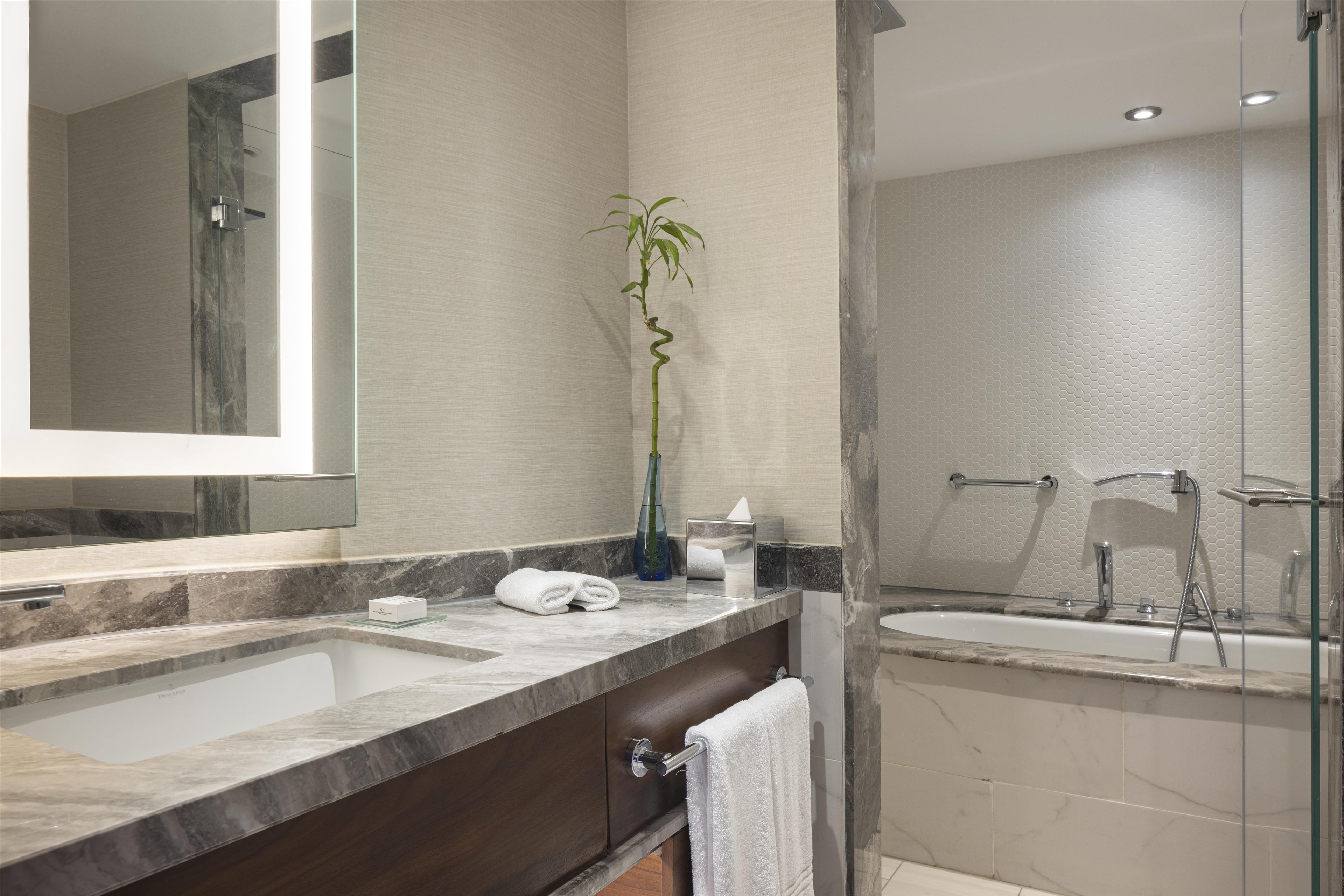 Conrad Istanbul Bosphorus Room Type - KING EXECUTIVE BOSPHORUS
