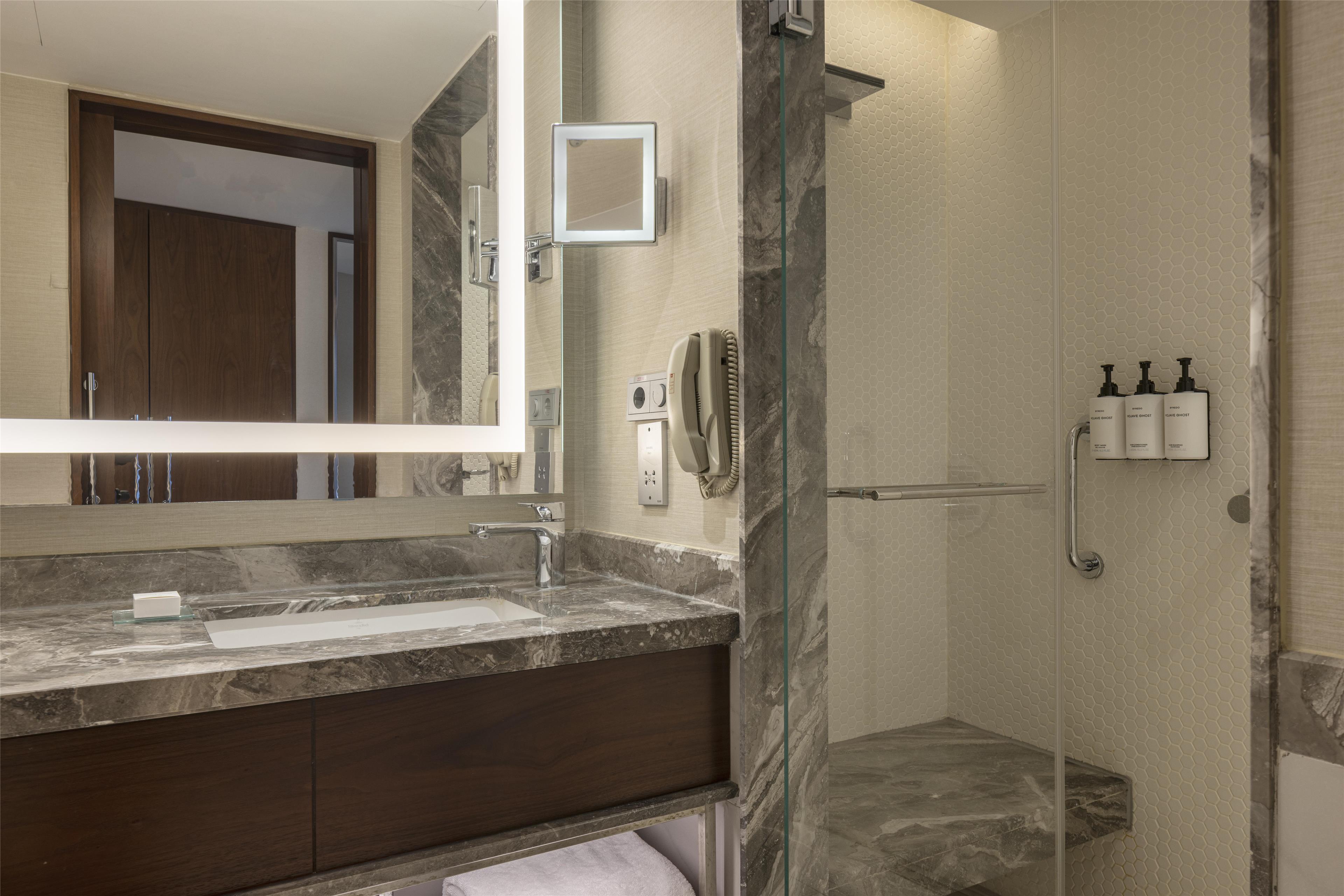 Conrad Istanbul Bosphorus Room Type - TWIN DELUXE PARK VIEW