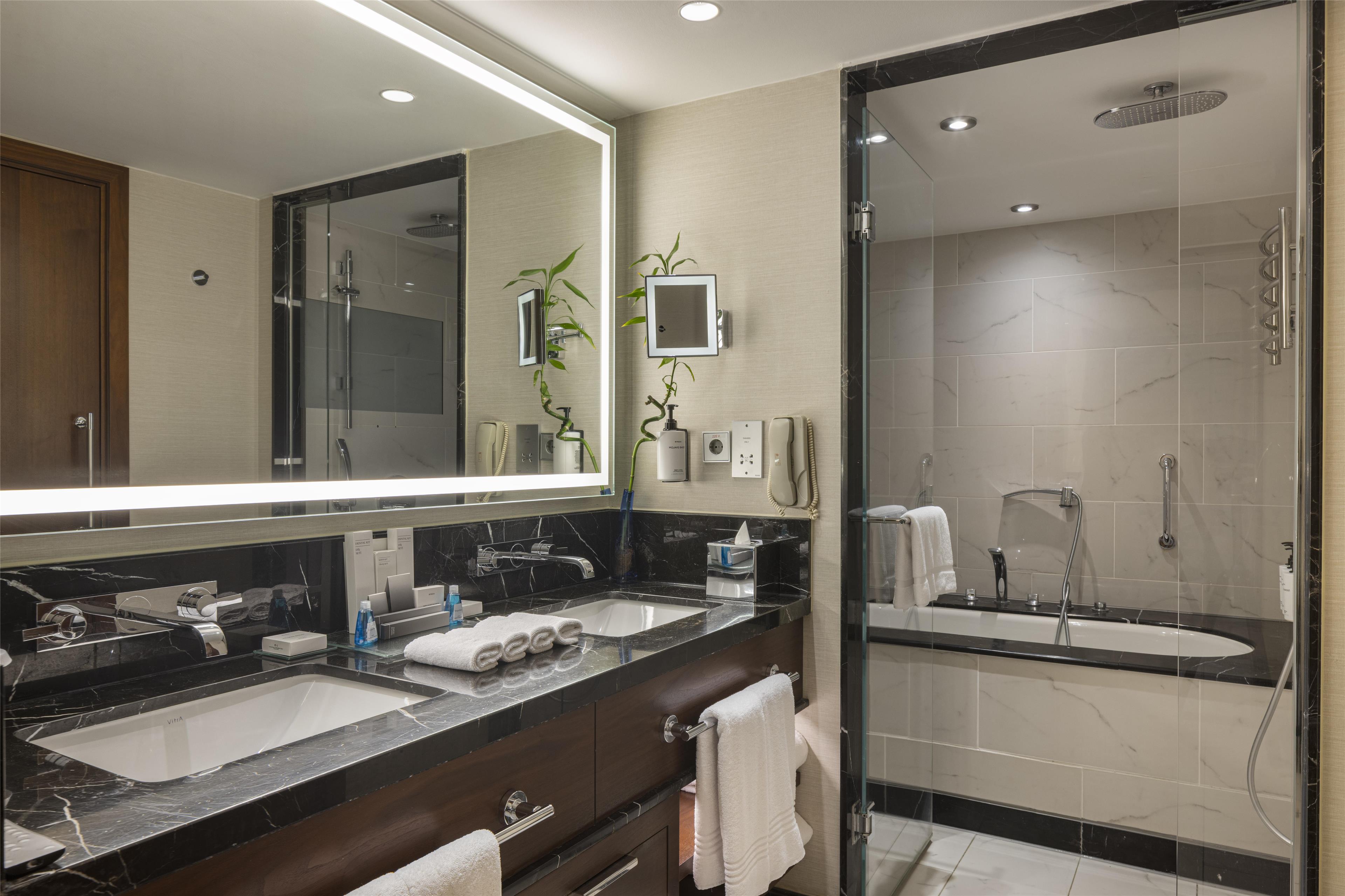 Conrad Istanbul Bosphorus Room Type - GRAND DLX BOSPHORUS SUITE