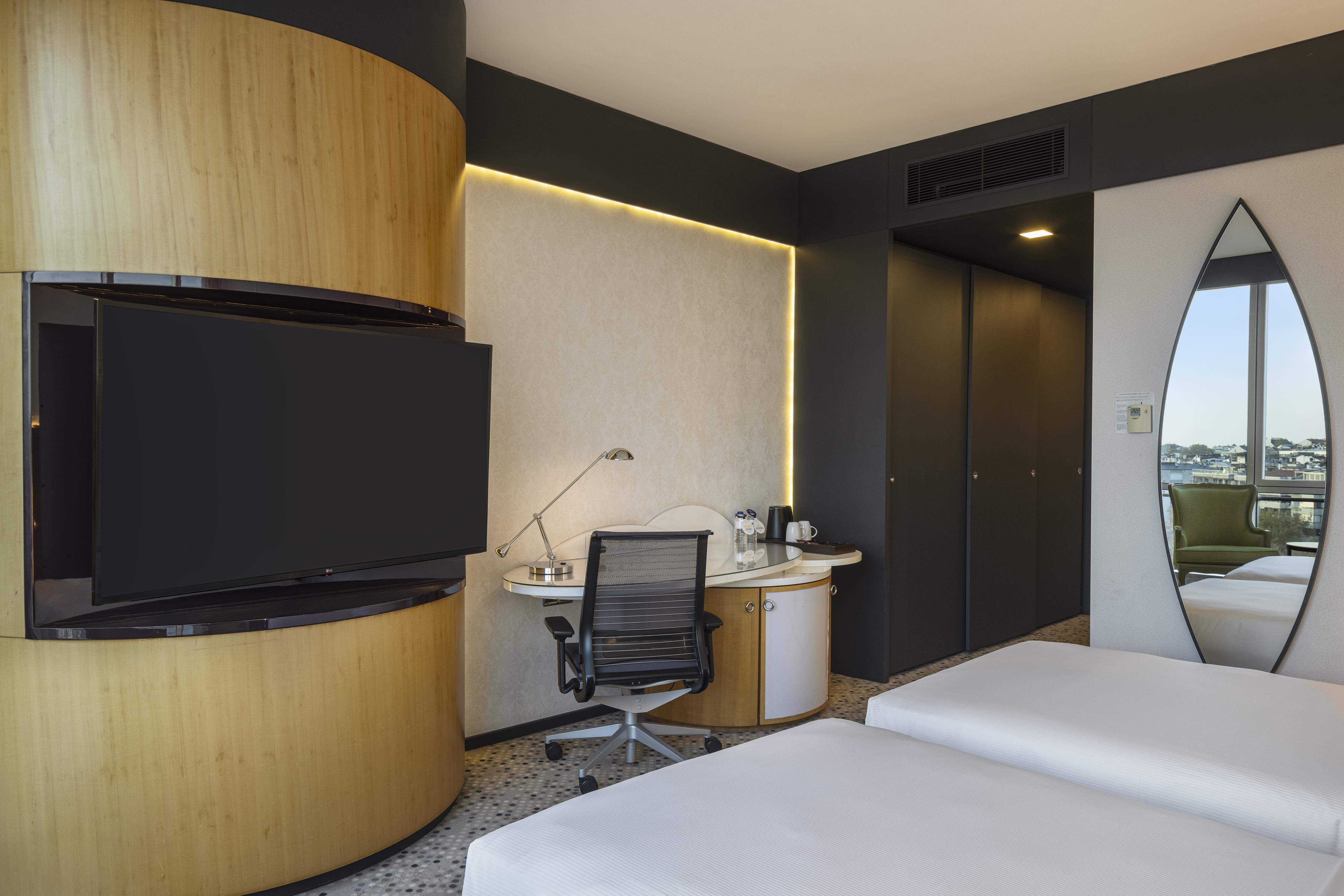 DoubleTree by Hilton Istanbul - Moda Room Type - TWIN DLX W PARTIAL SEAVIEW