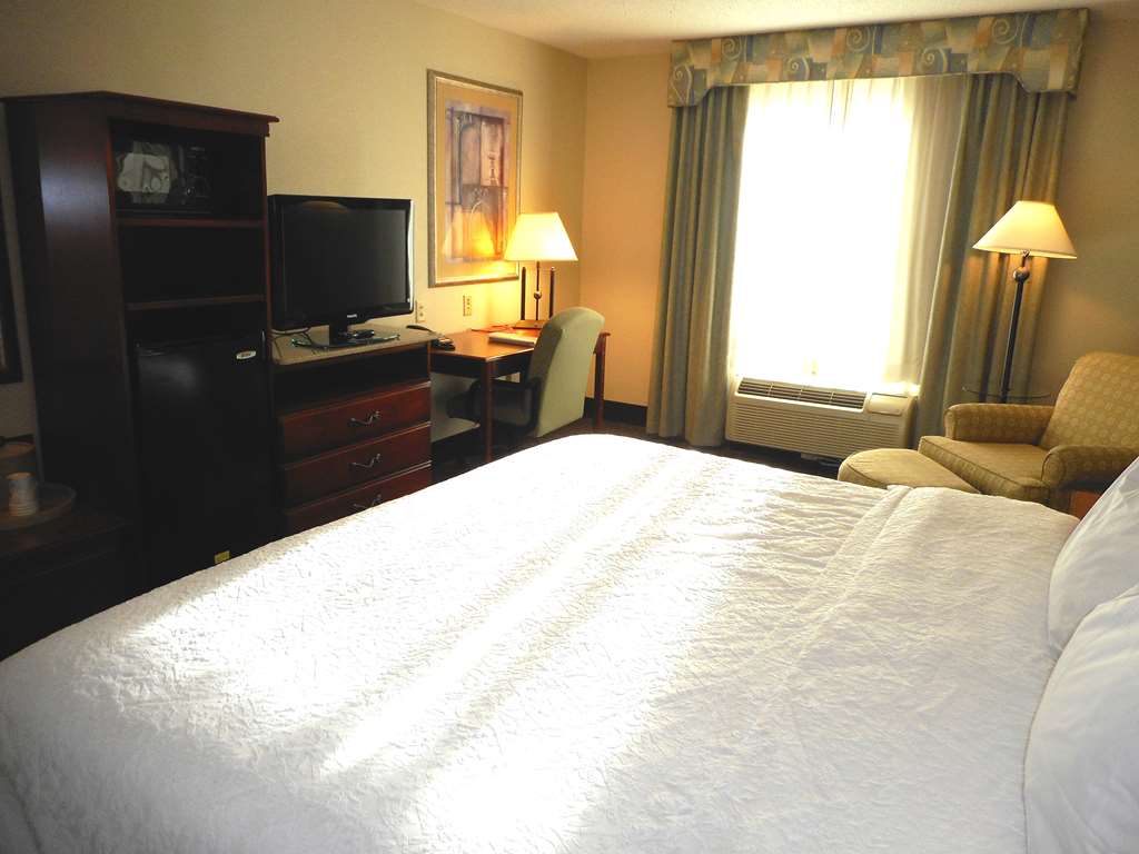 Hampton Inn by Hilton Ithaca - Tap to explore photos
