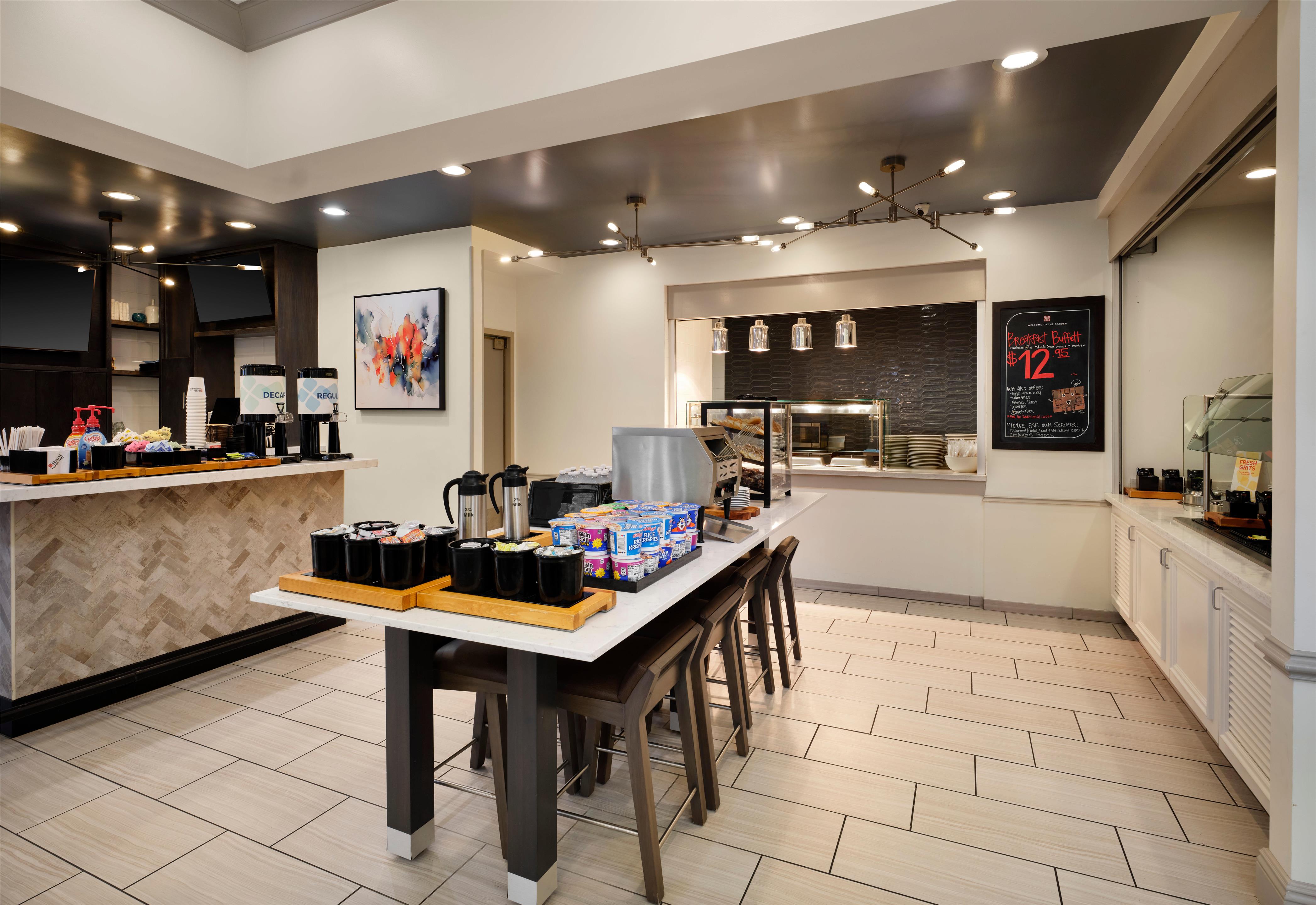 Restaurant | Hilton Garden Inn Jackson/Madison