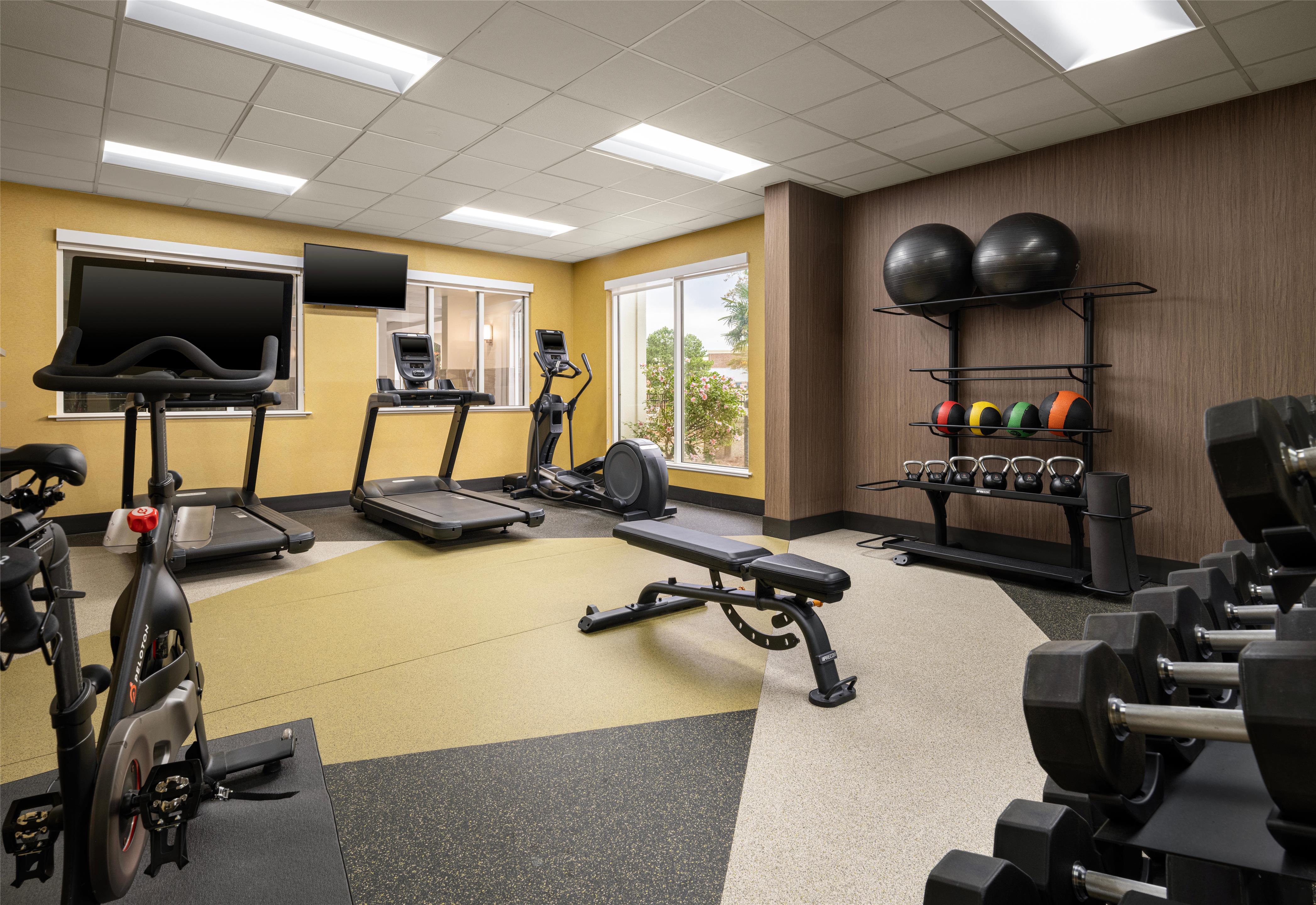 Health club fitness center gym | Hilton Garden Inn Jackson/Madison