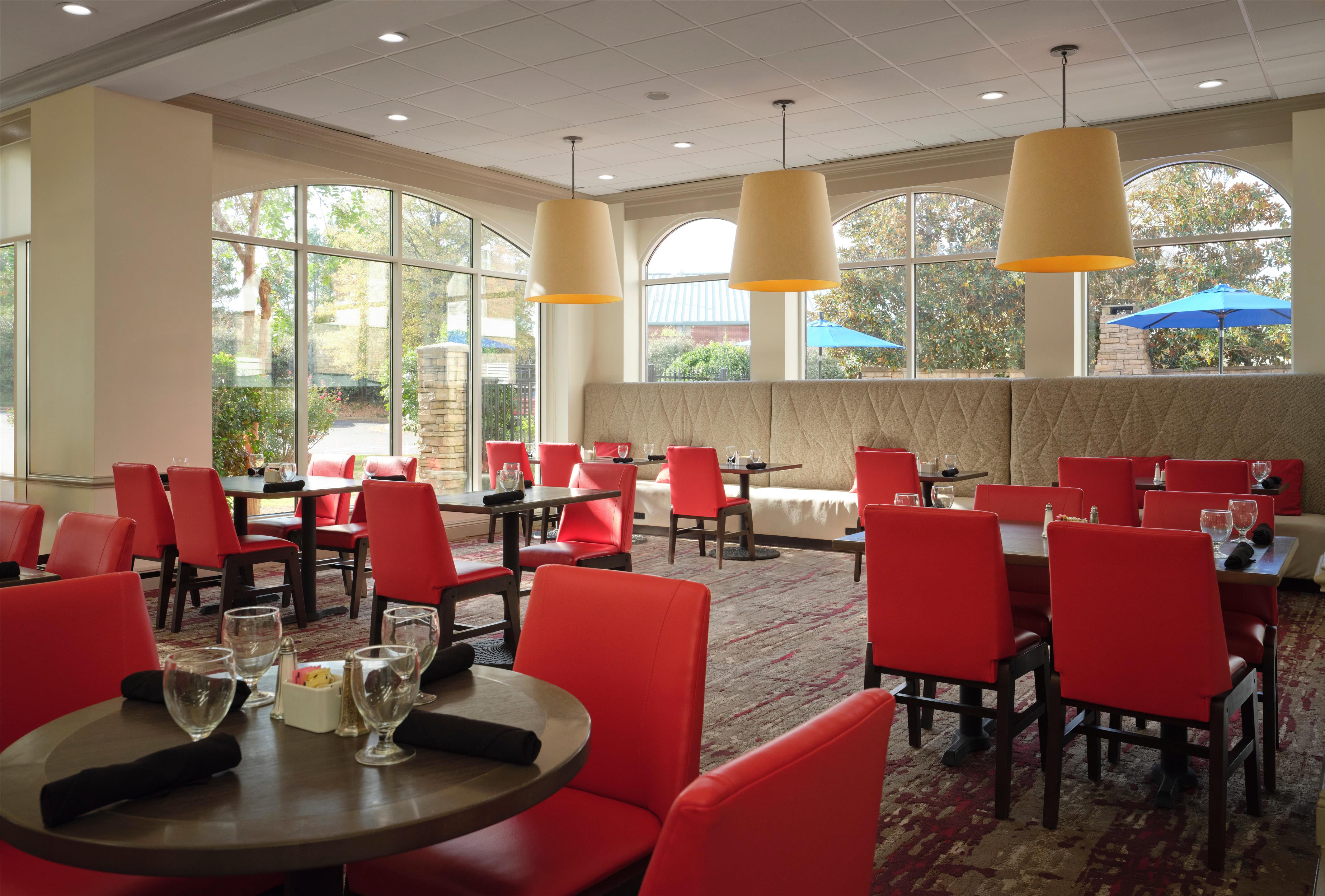 Restaurant | Hilton Garden Inn Jackson/Madison