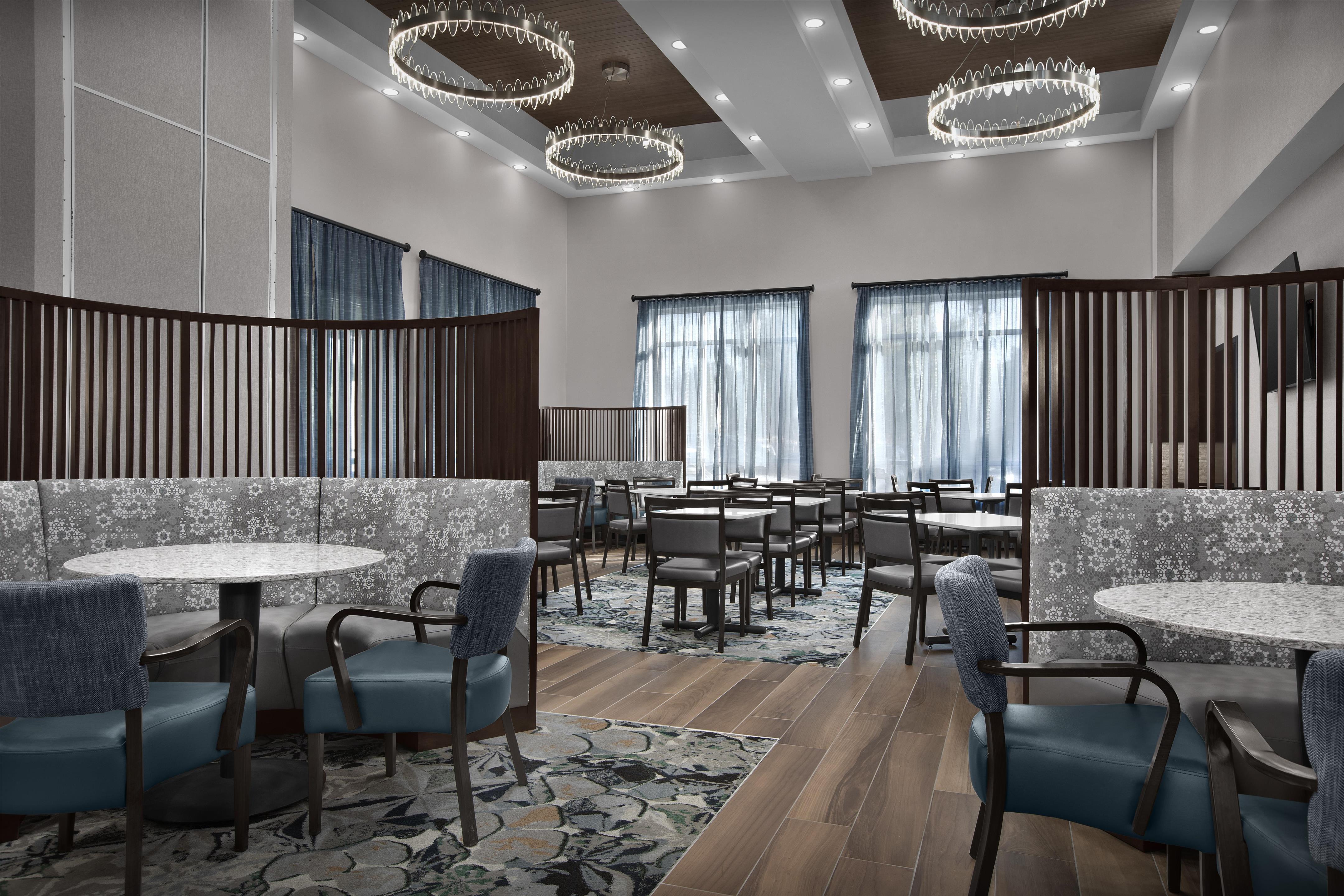 Restaurant | Embassy Suites by Hilton Jackson North Ridgeland