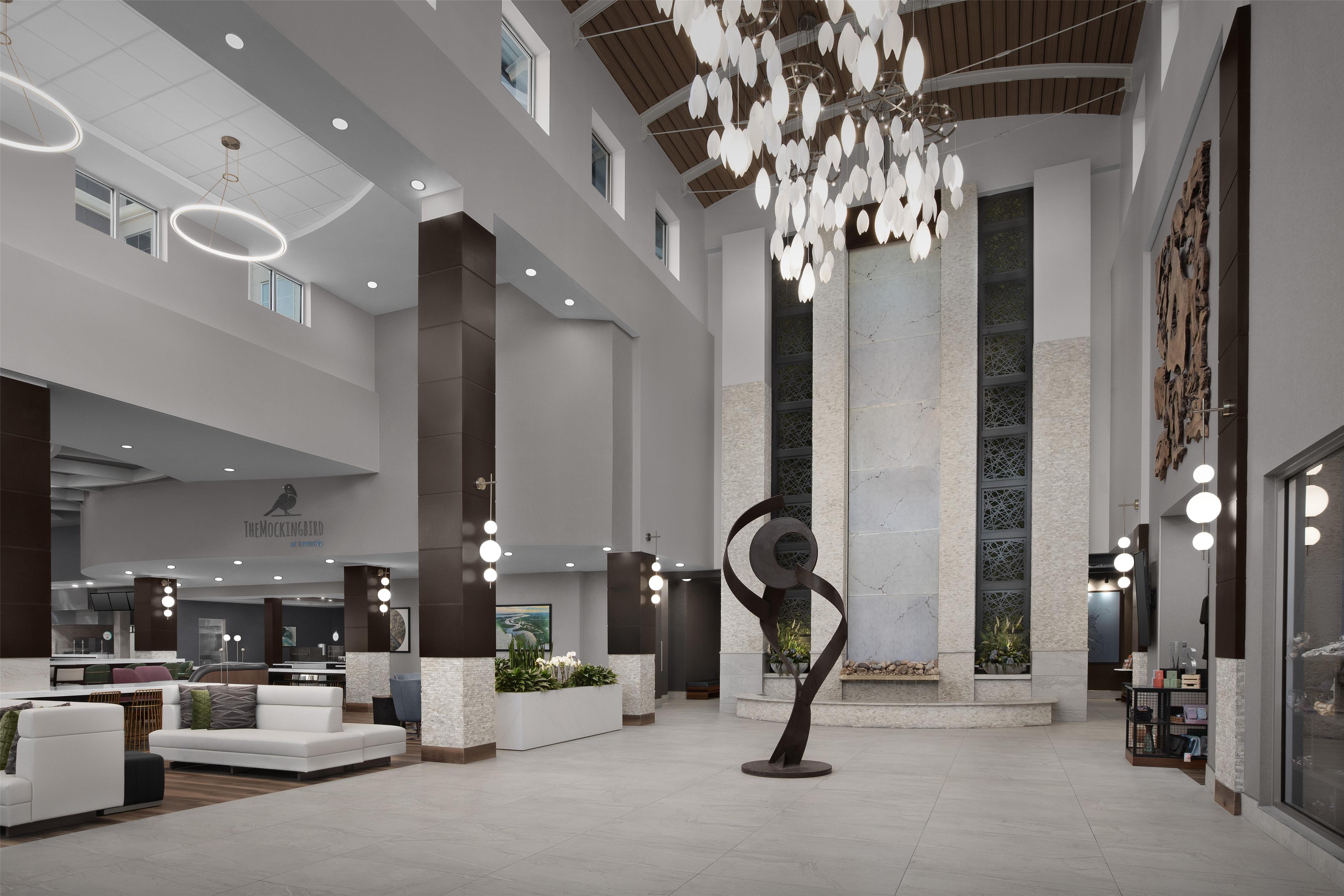 Lobby | Embassy Suites by Hilton Jackson North Ridgeland