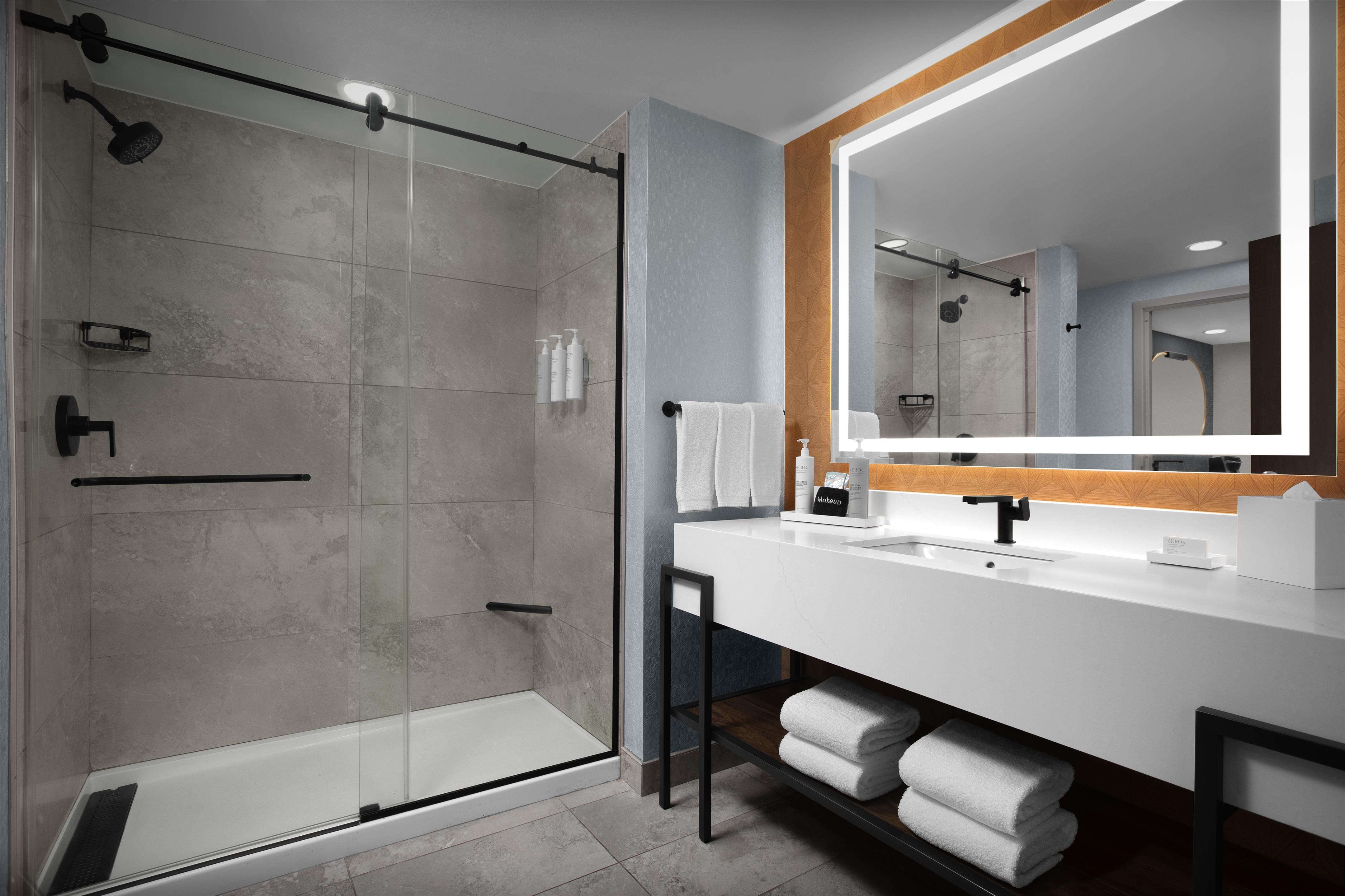Guest room bath