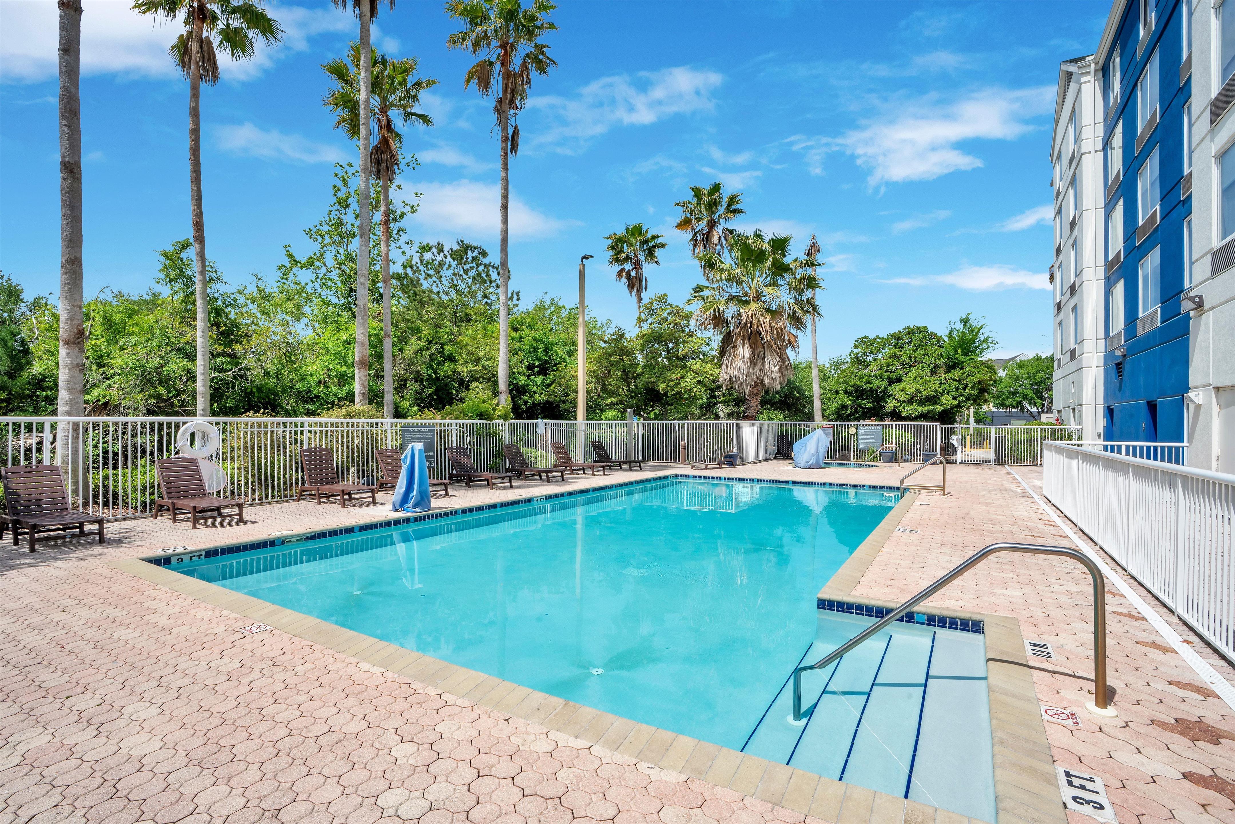Health club fitness center gym | Hilton Garden Inn Jacksonville Airport