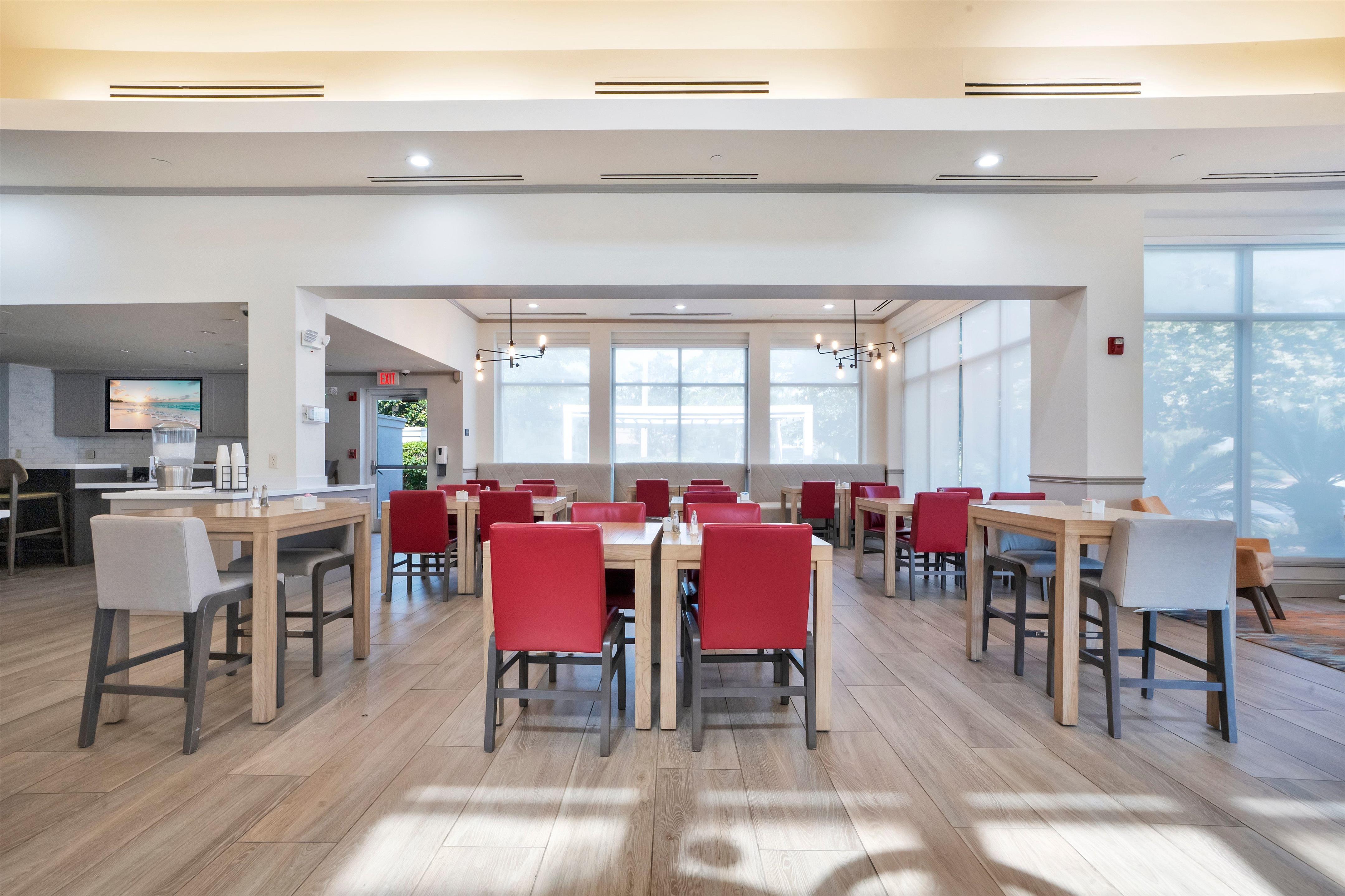 Restaurant | Hilton Garden Inn Jacksonville Airport