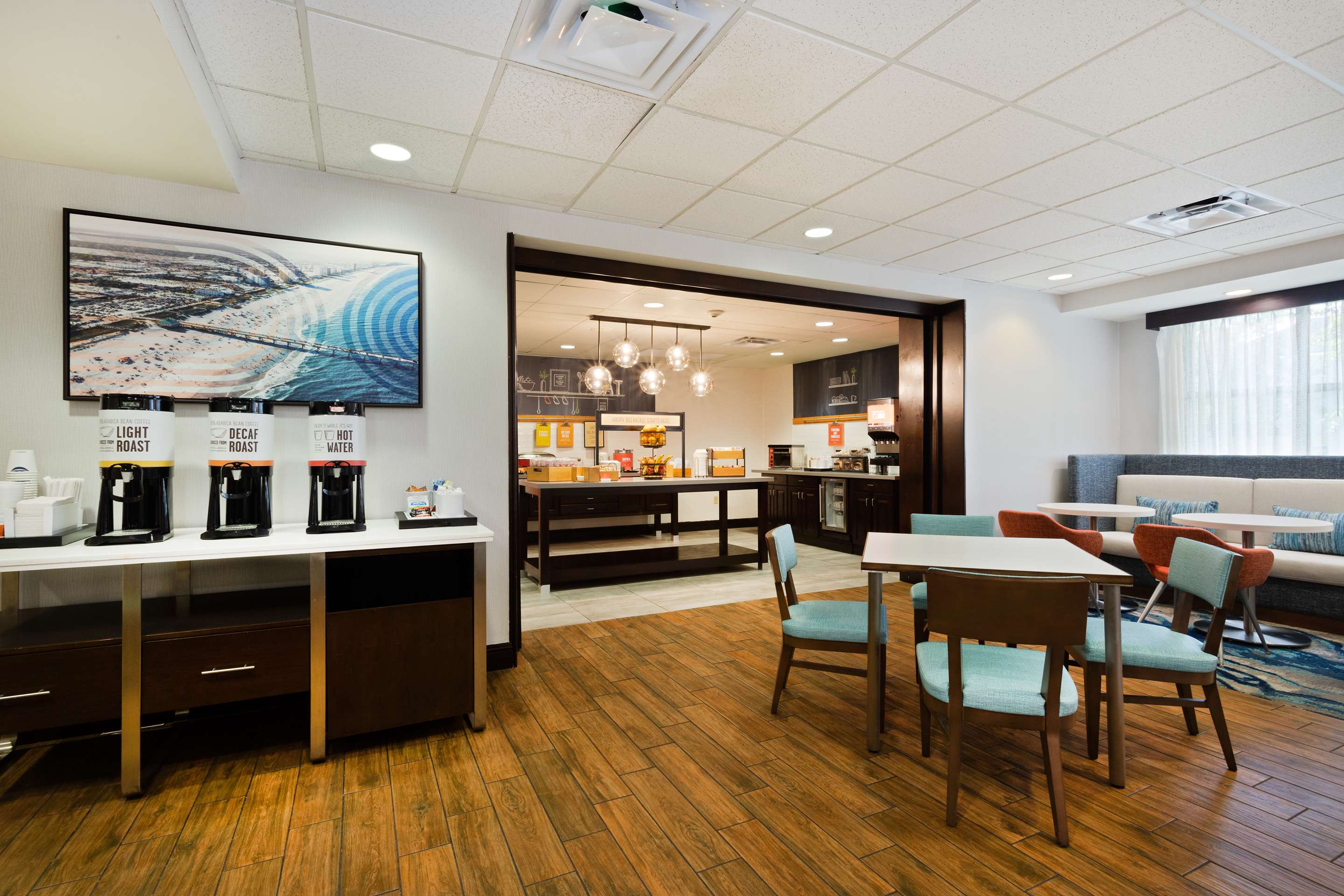 Breakfast Area | Hampton Inn Jacksonville-I-295 East/Baymeadows