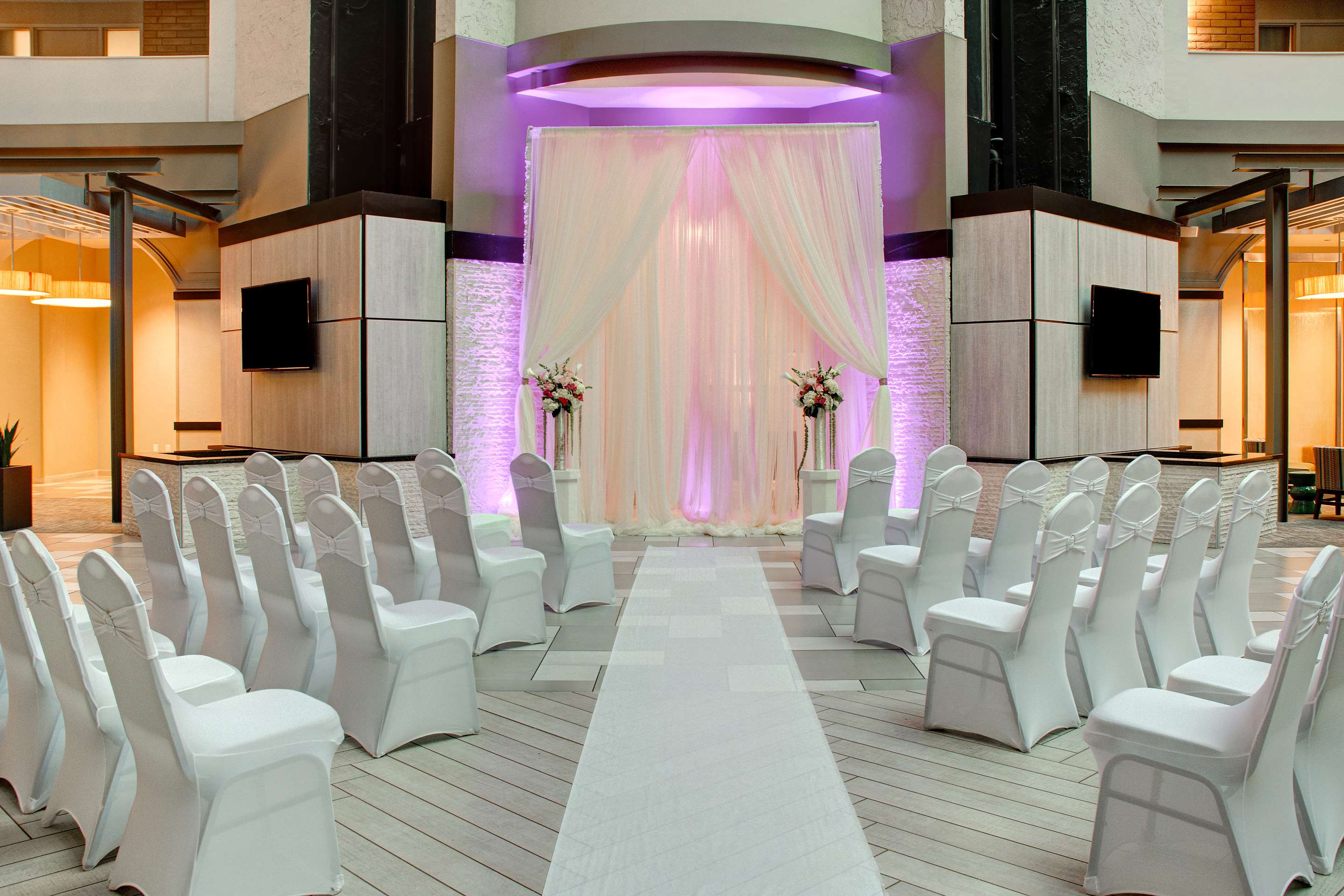 Lobby | Embassy Suites by Hilton Jacksonville Baymeadows