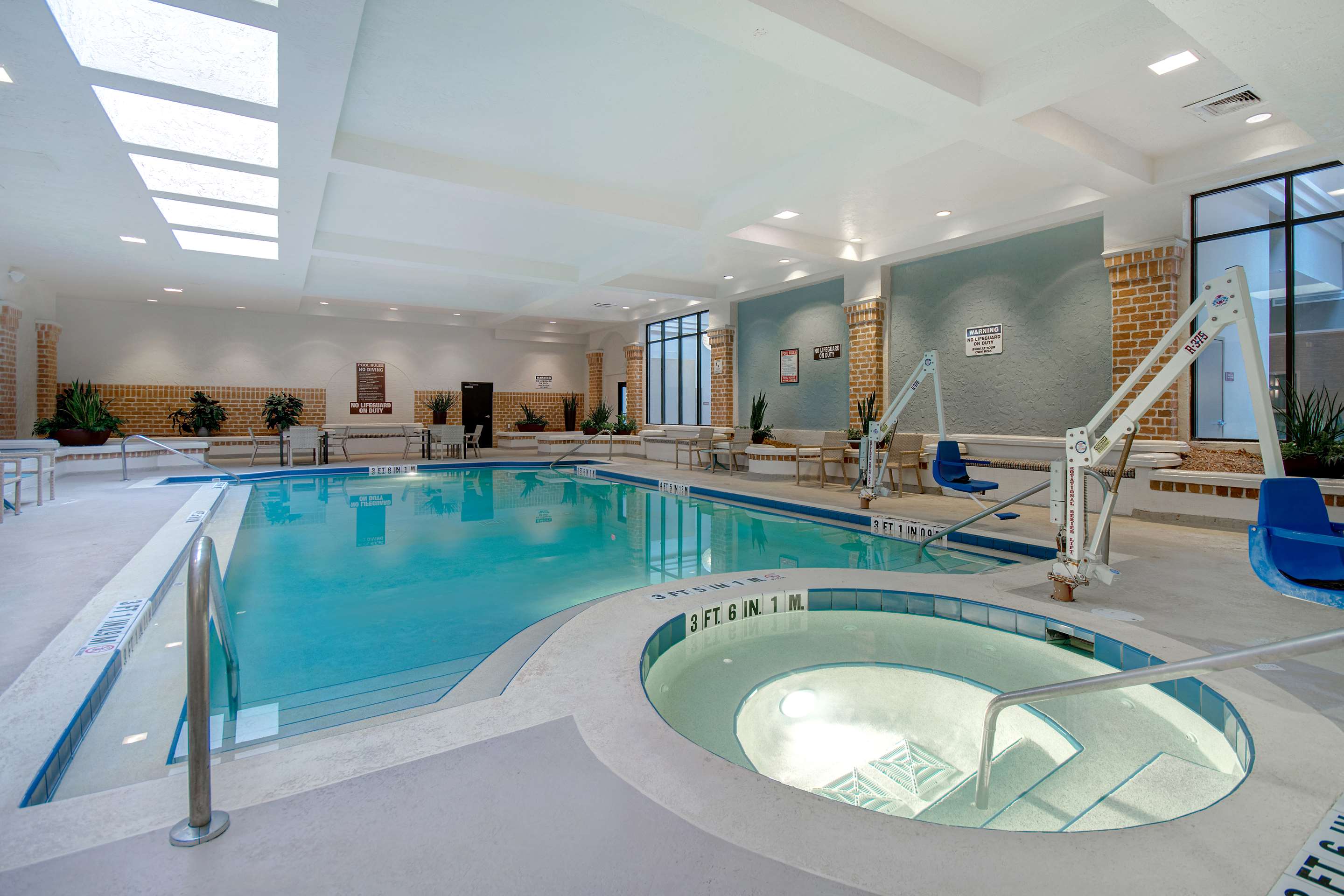 Pool | Embassy Suites by Hilton Jacksonville Baymeadows