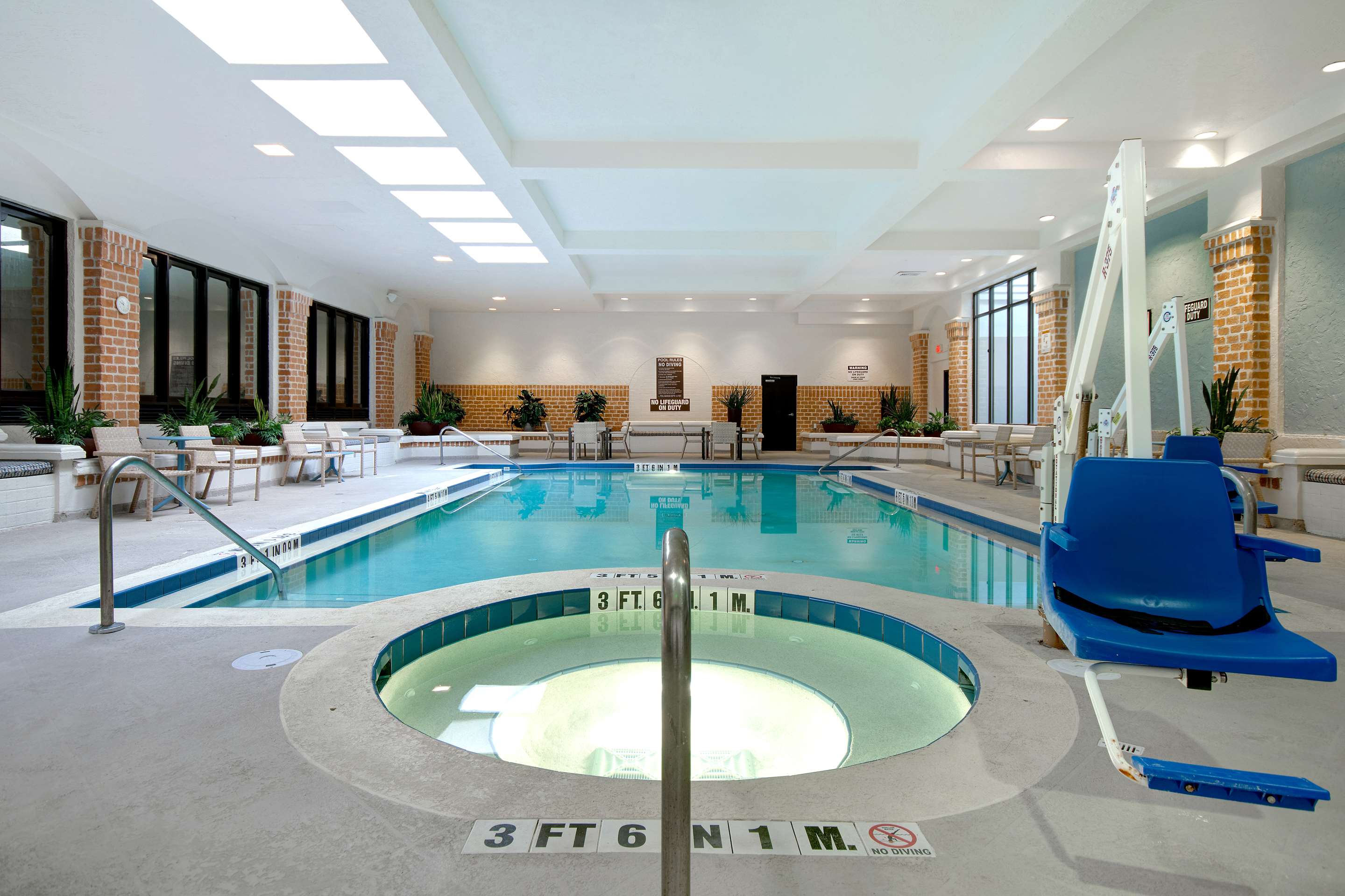 Pool | Embassy Suites by Hilton Jacksonville Baymeadows