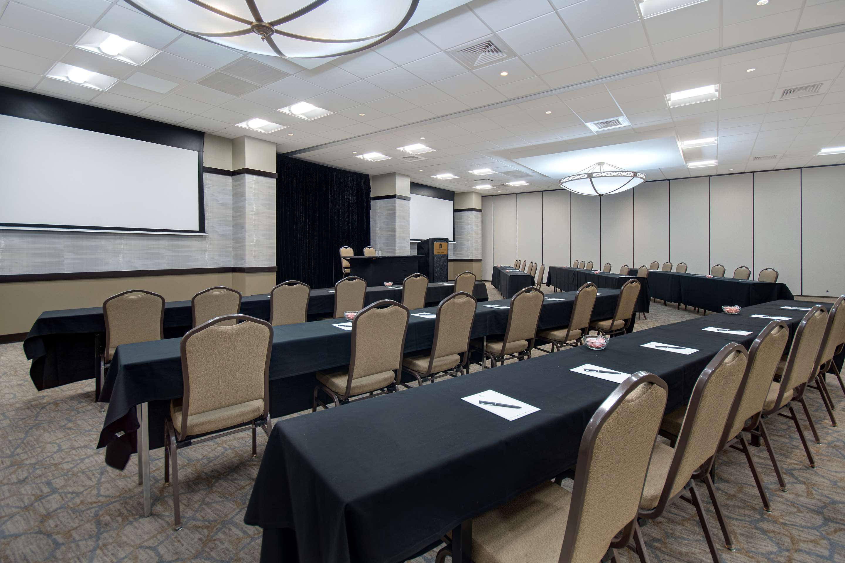 Meeting Room | Embassy Suites by Hilton Jacksonville Baymeadows