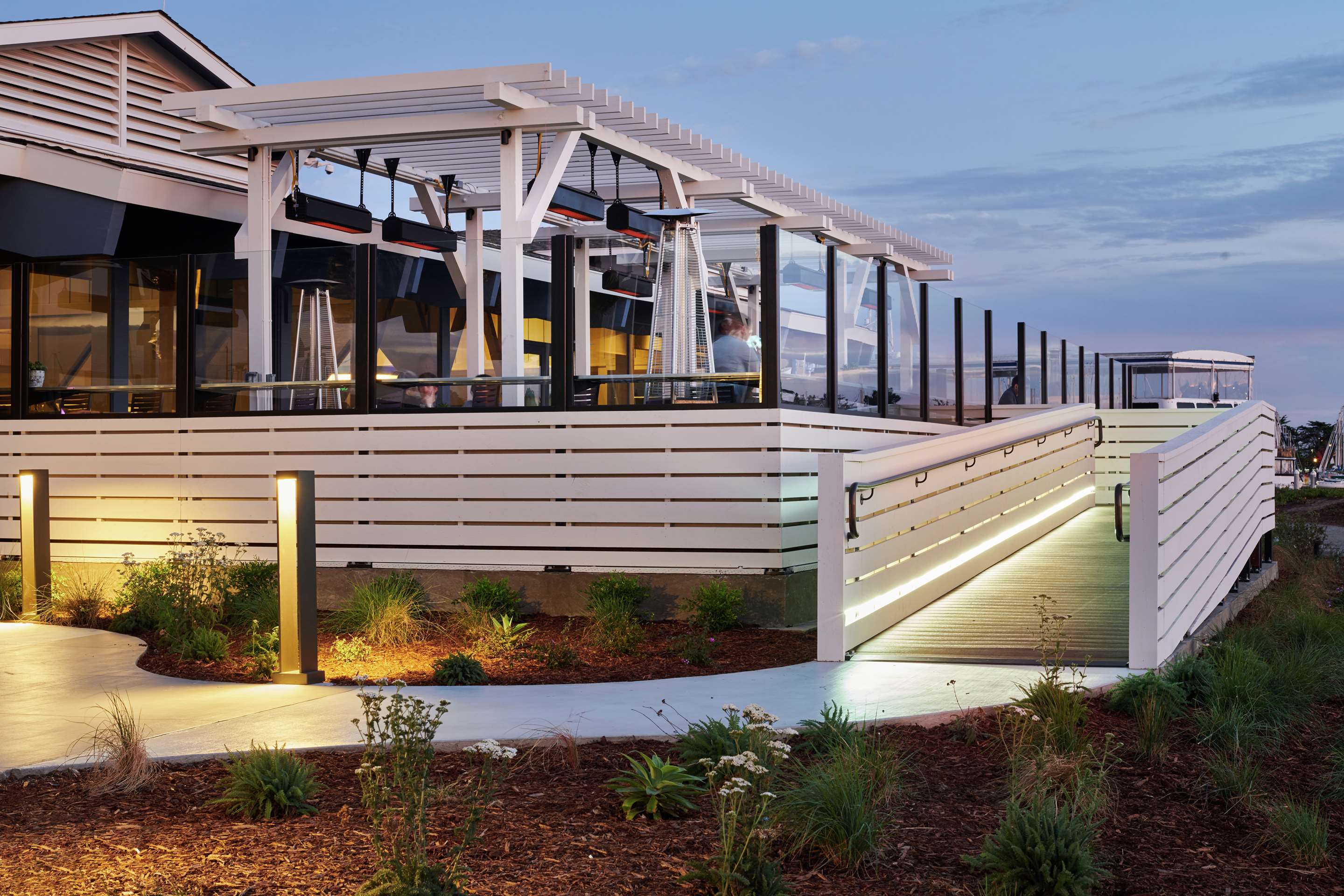 Exterior | DoubleTree by Hilton Hotel Berkeley Marina