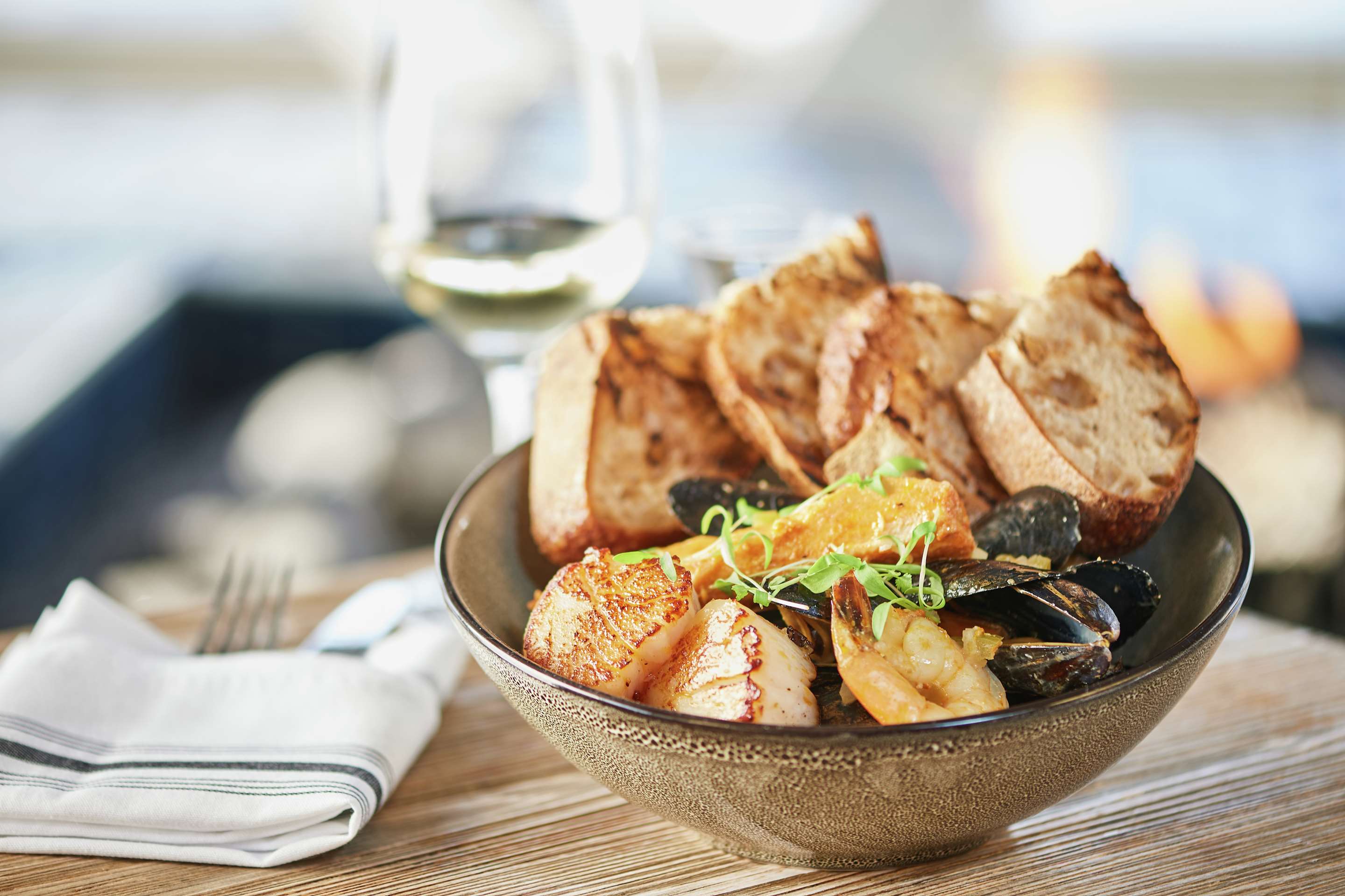 Restaurant | DoubleTree by Hilton Hotel Berkeley Marina