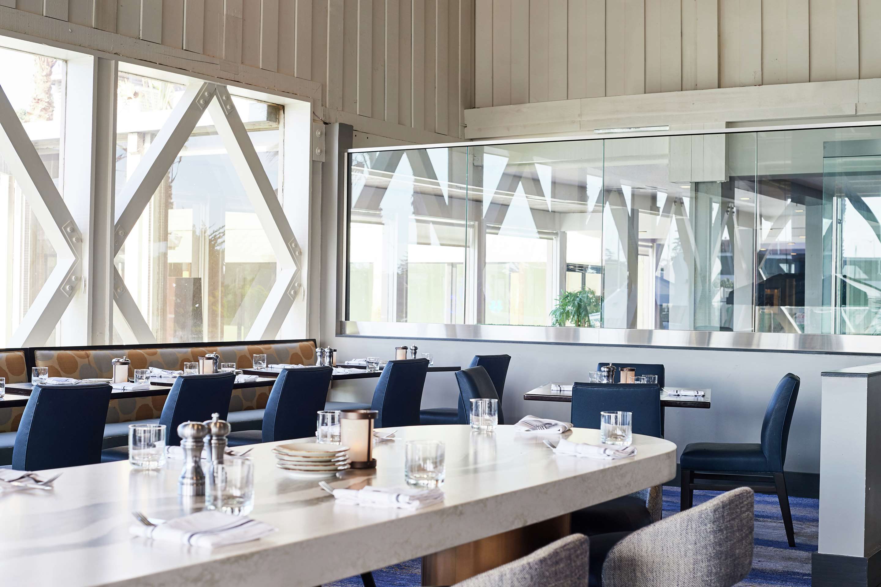 Restaurant | DoubleTree by Hilton Hotel Berkeley Marina